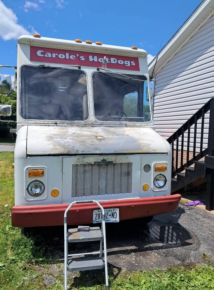 Carole's HotDogs Hyde Park