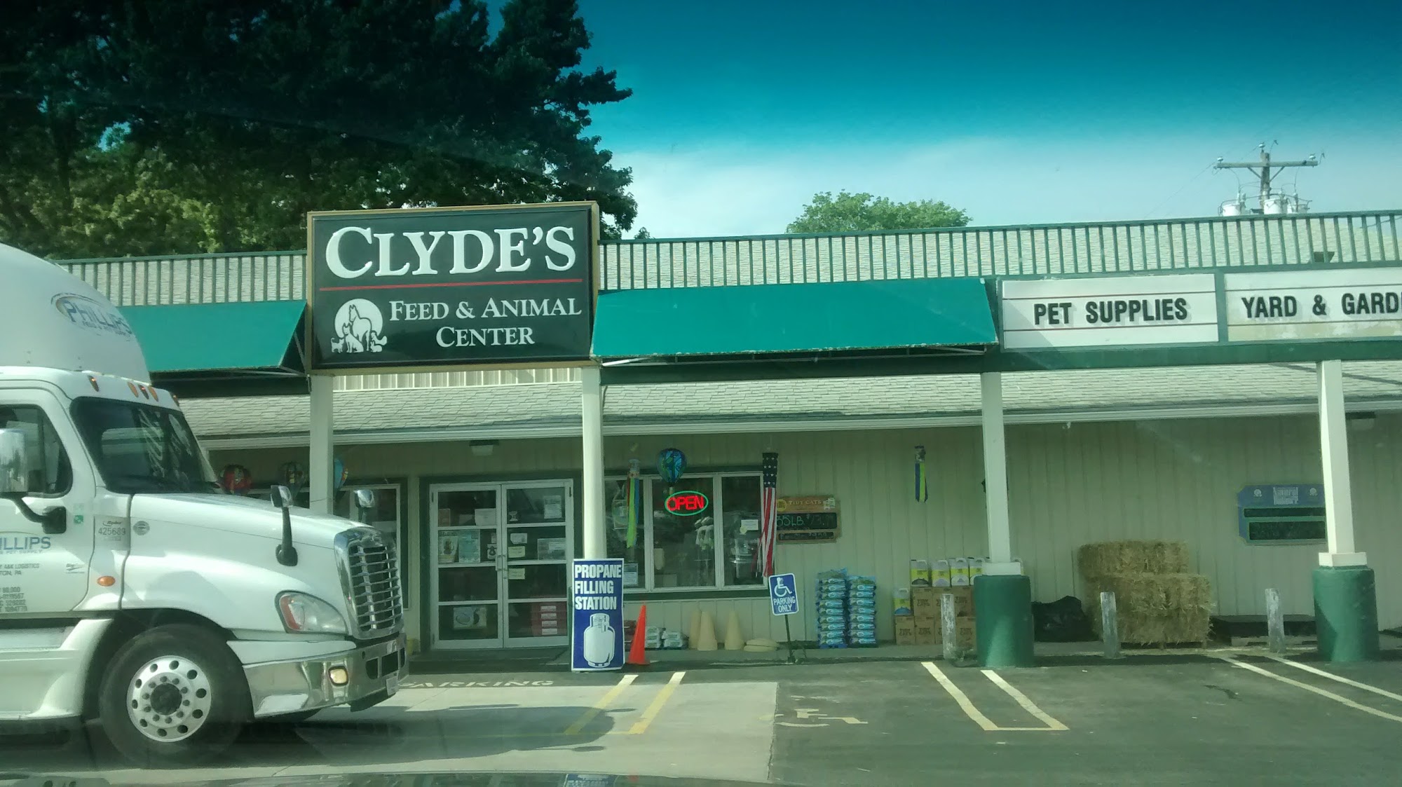 Clyde's Feed & Animal Center Lockport