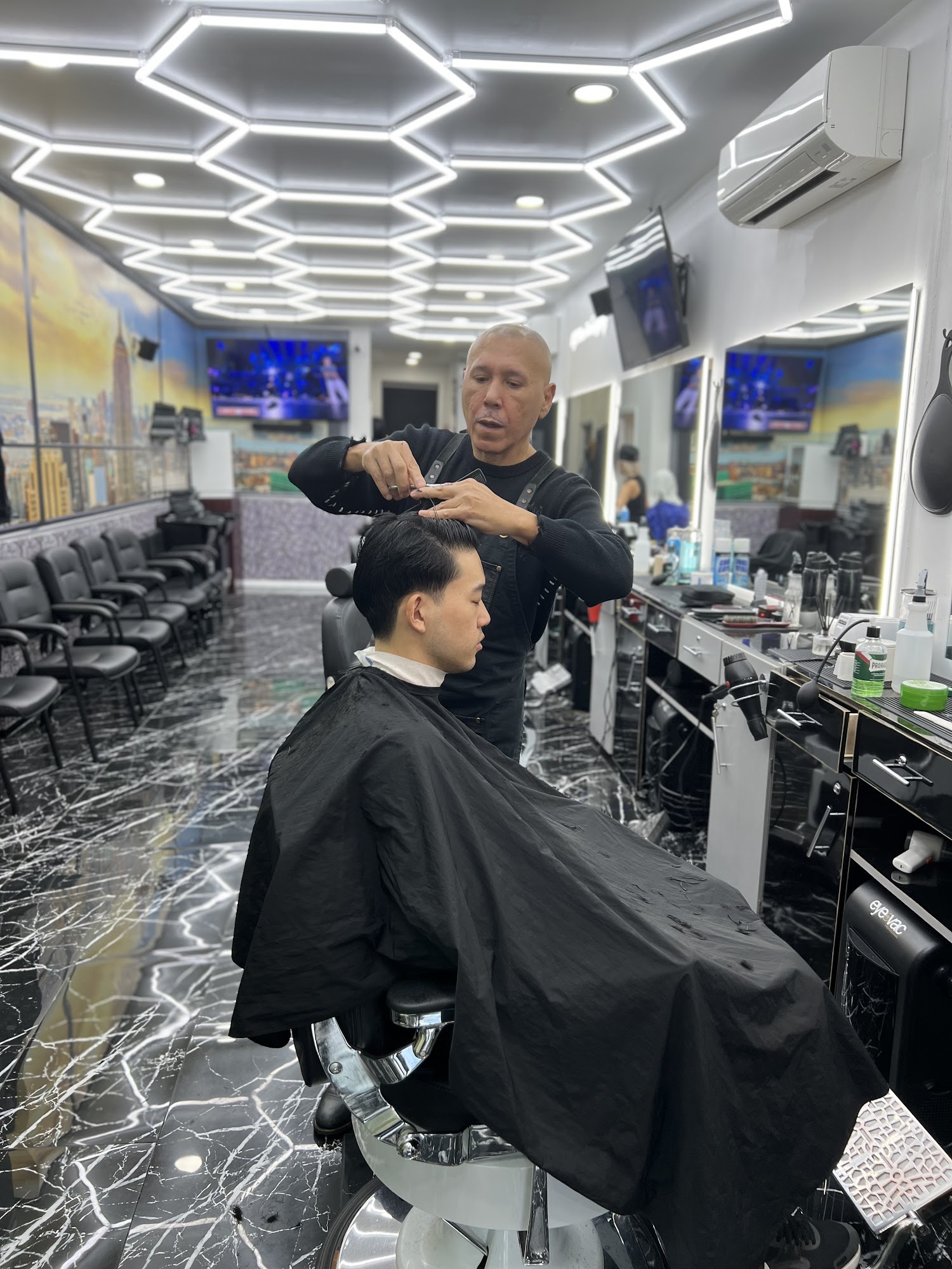 NYC men hairstyling 12-15 Jackson Ave, Long Island City New York 11101