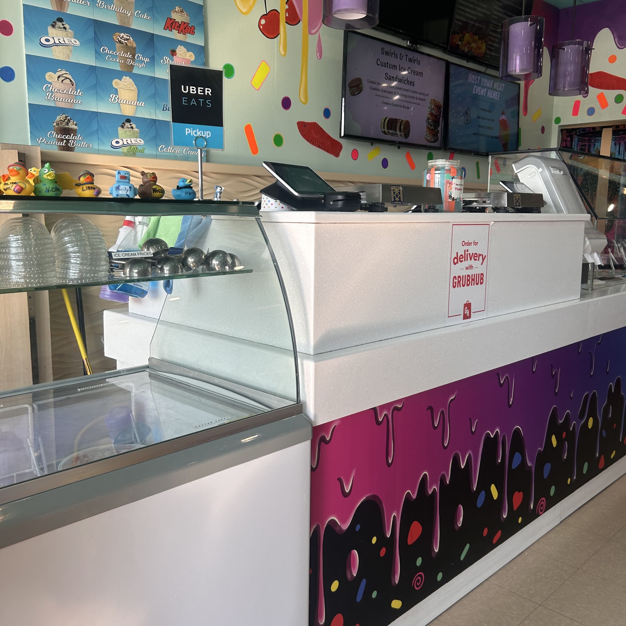 Swirls and Twirls Frozen Yogurt Massapequa Park