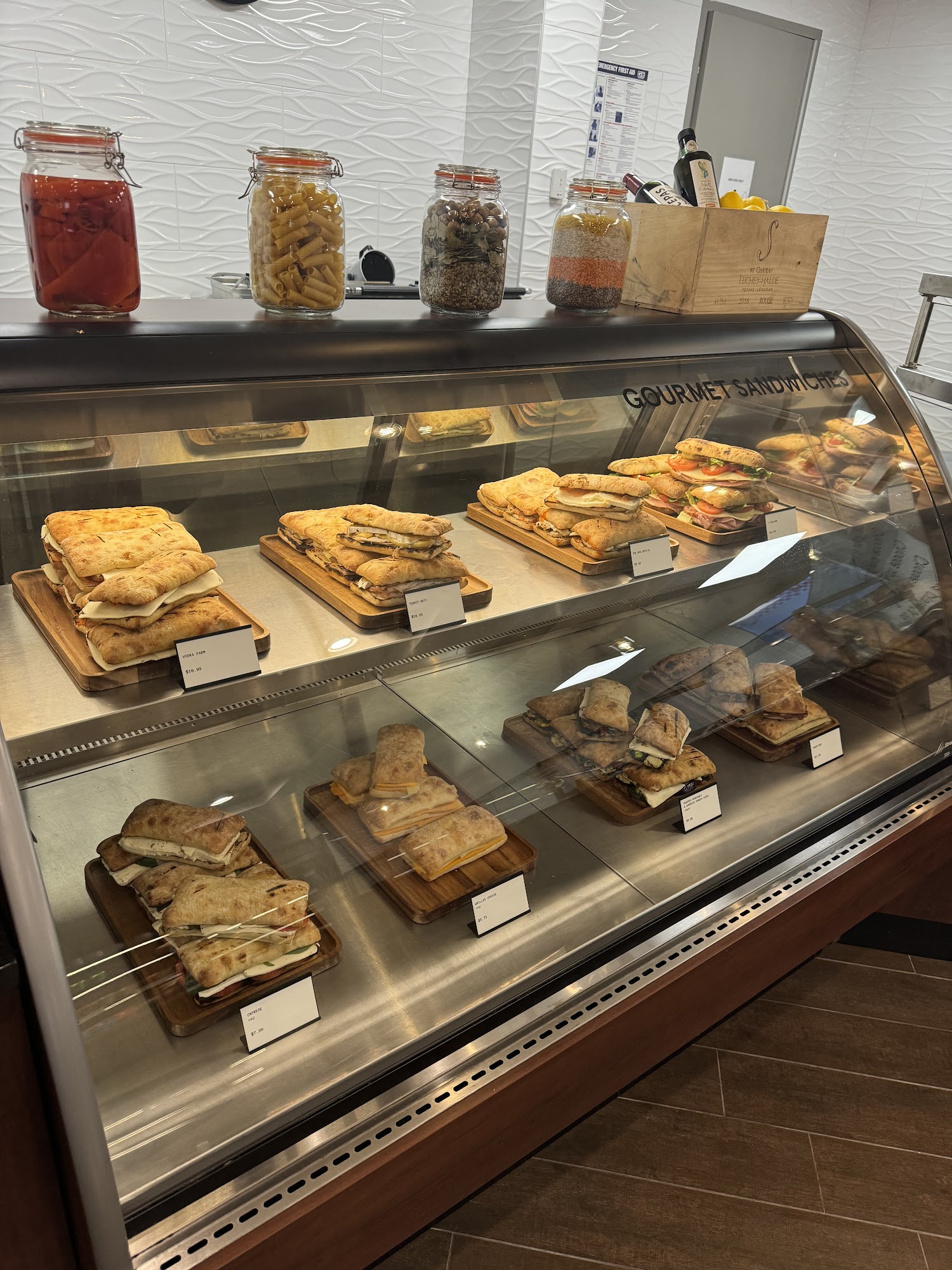 Tabled Café 175 Broadhollow Rd, Melville, NY 11747