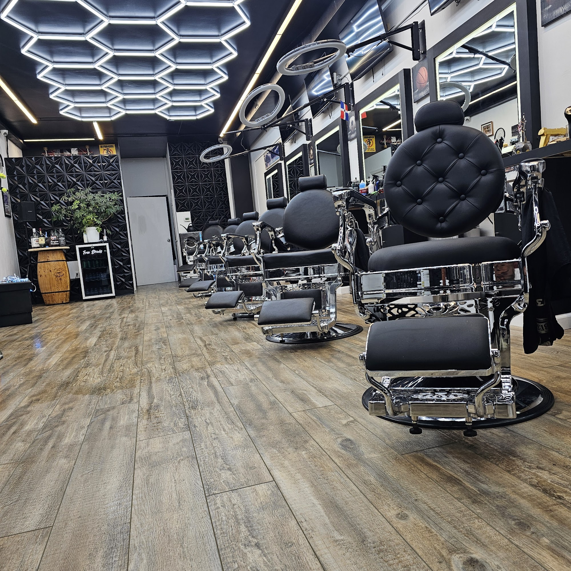 New men barbershop 1831 Merrick Ave, Merrick New York 11566