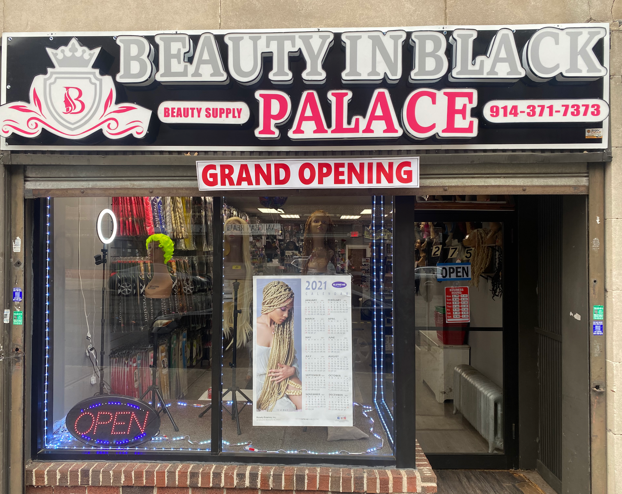 BEAUTY IN BLACK PALACE Mount Vernon