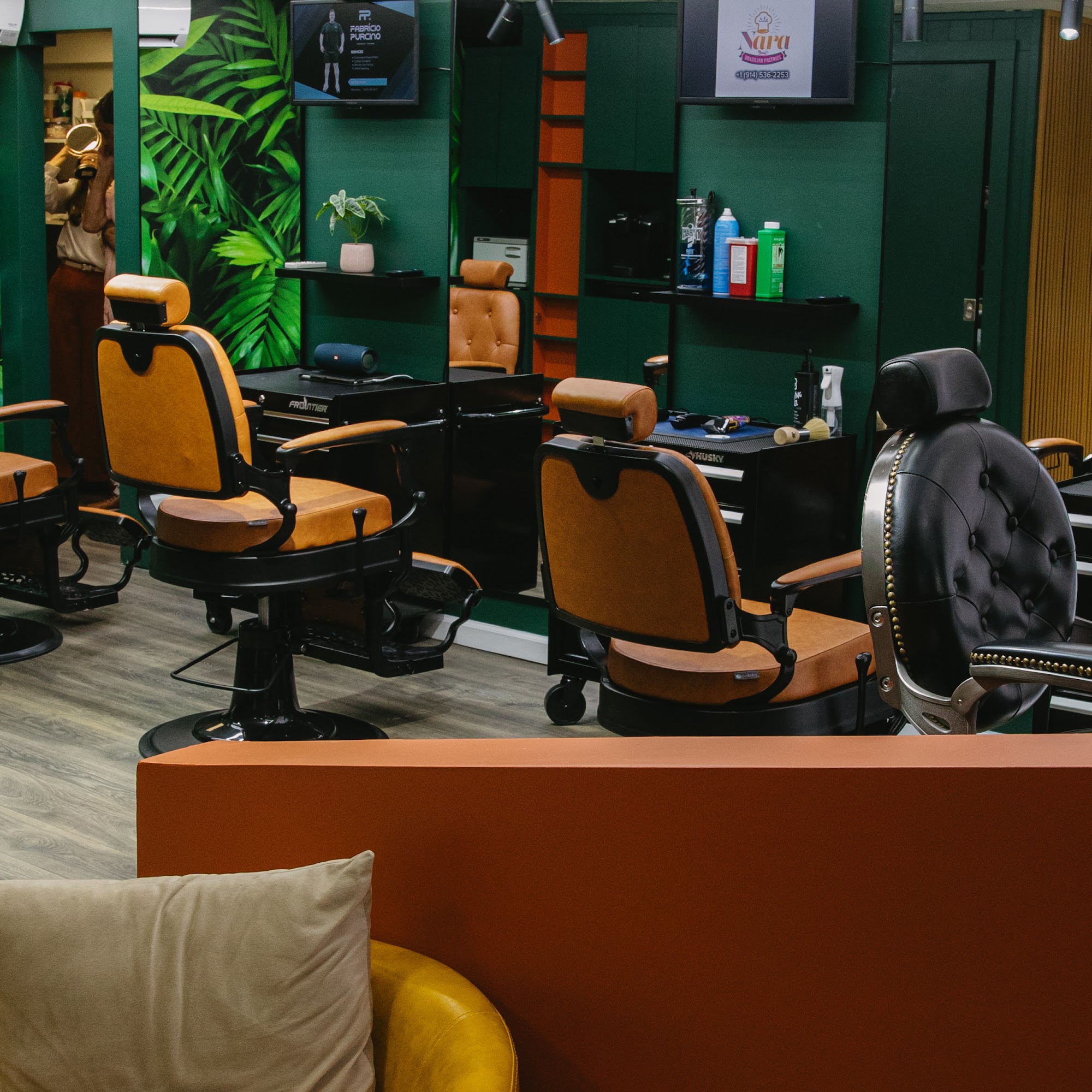 BR Way Barbershop & Beauty 2A W Sidney Ave, Mt Vernon New York 10550