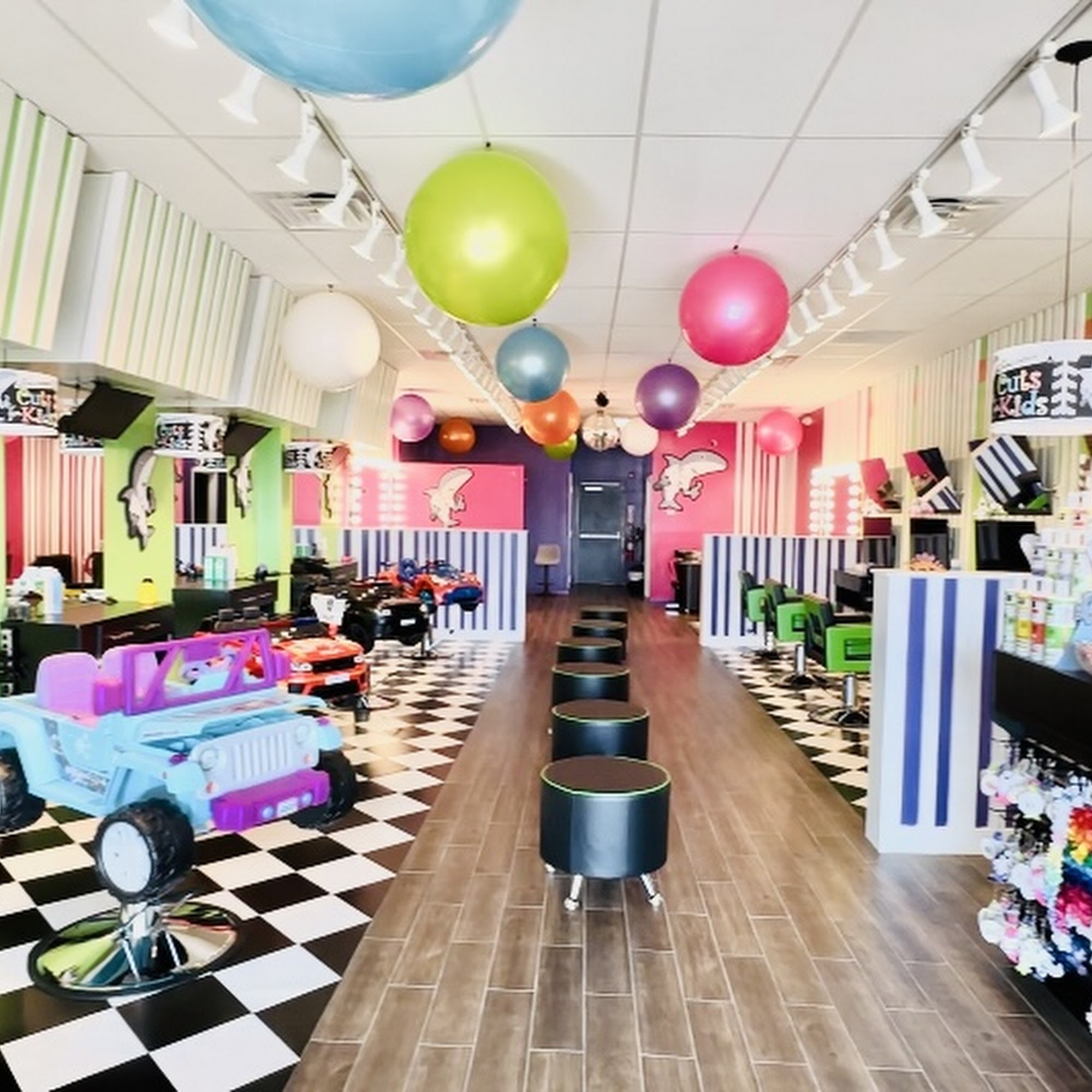 Sharkey's Cuts for Kids - Nanuet, NY 250 NY-59, Nanuet New York 10954