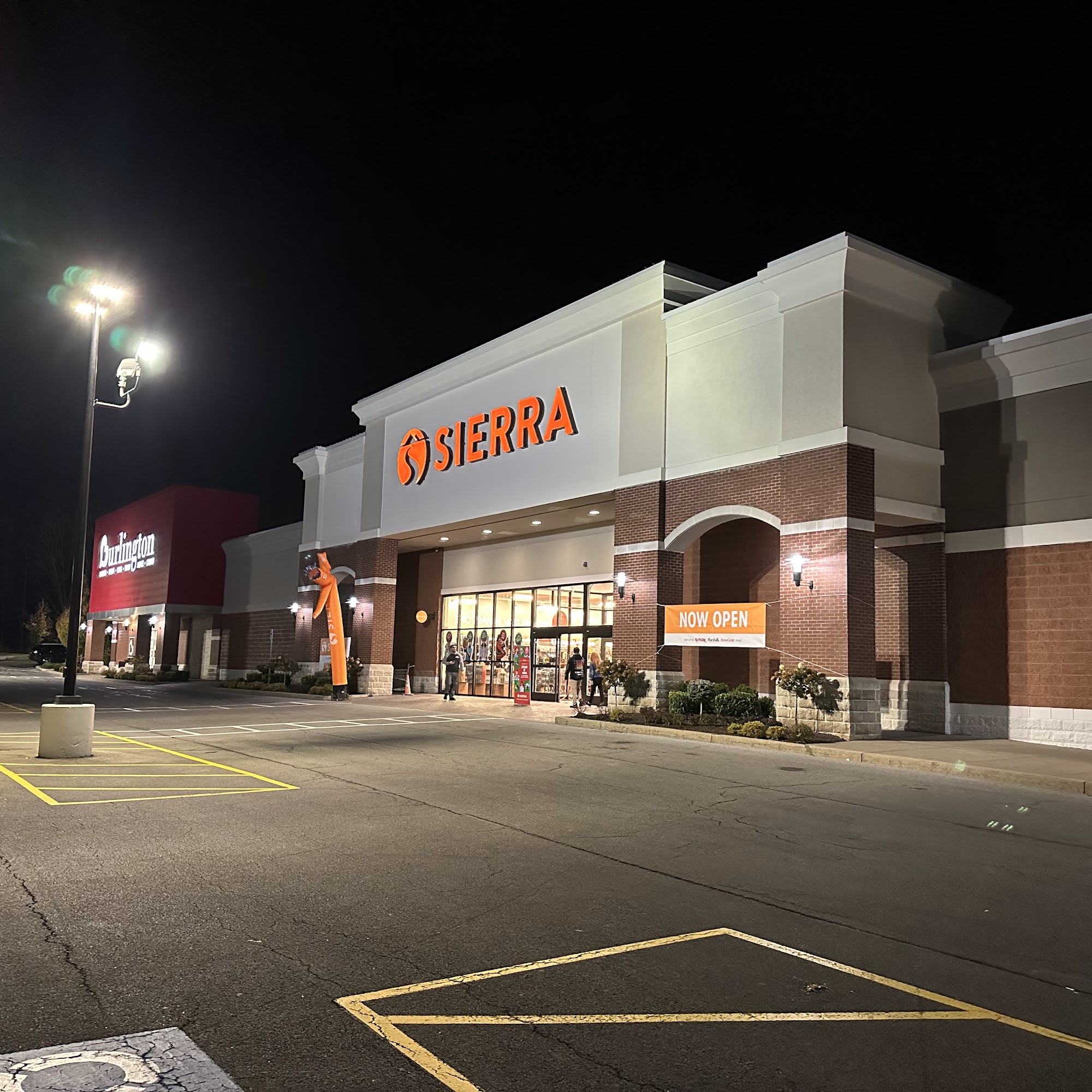 Sierra 4805 Commercial Dr, New Hartford