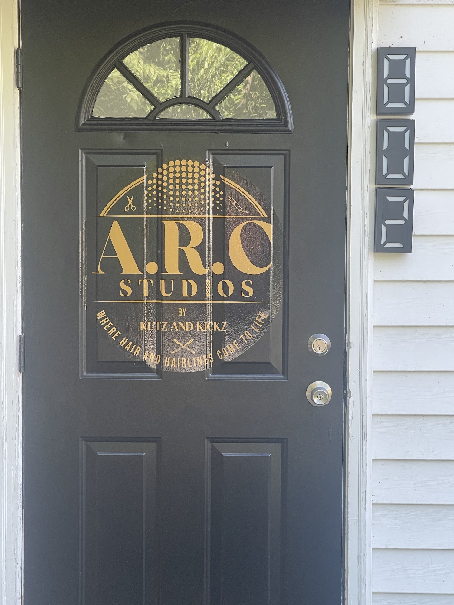 A.R.C Studios By Kutzandkickz
