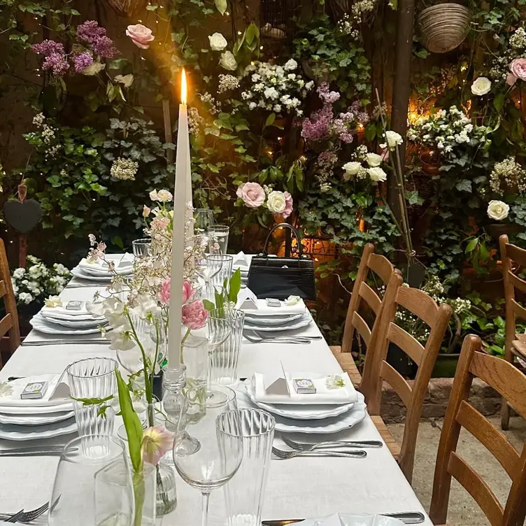 Photo credit: opentable