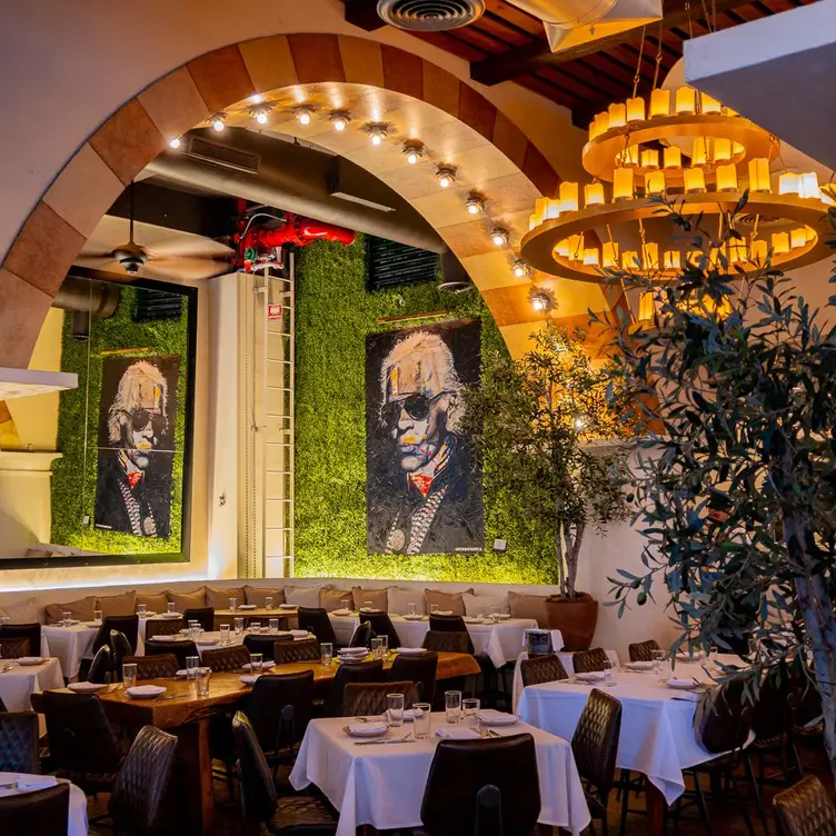 Photo credit: opentable
