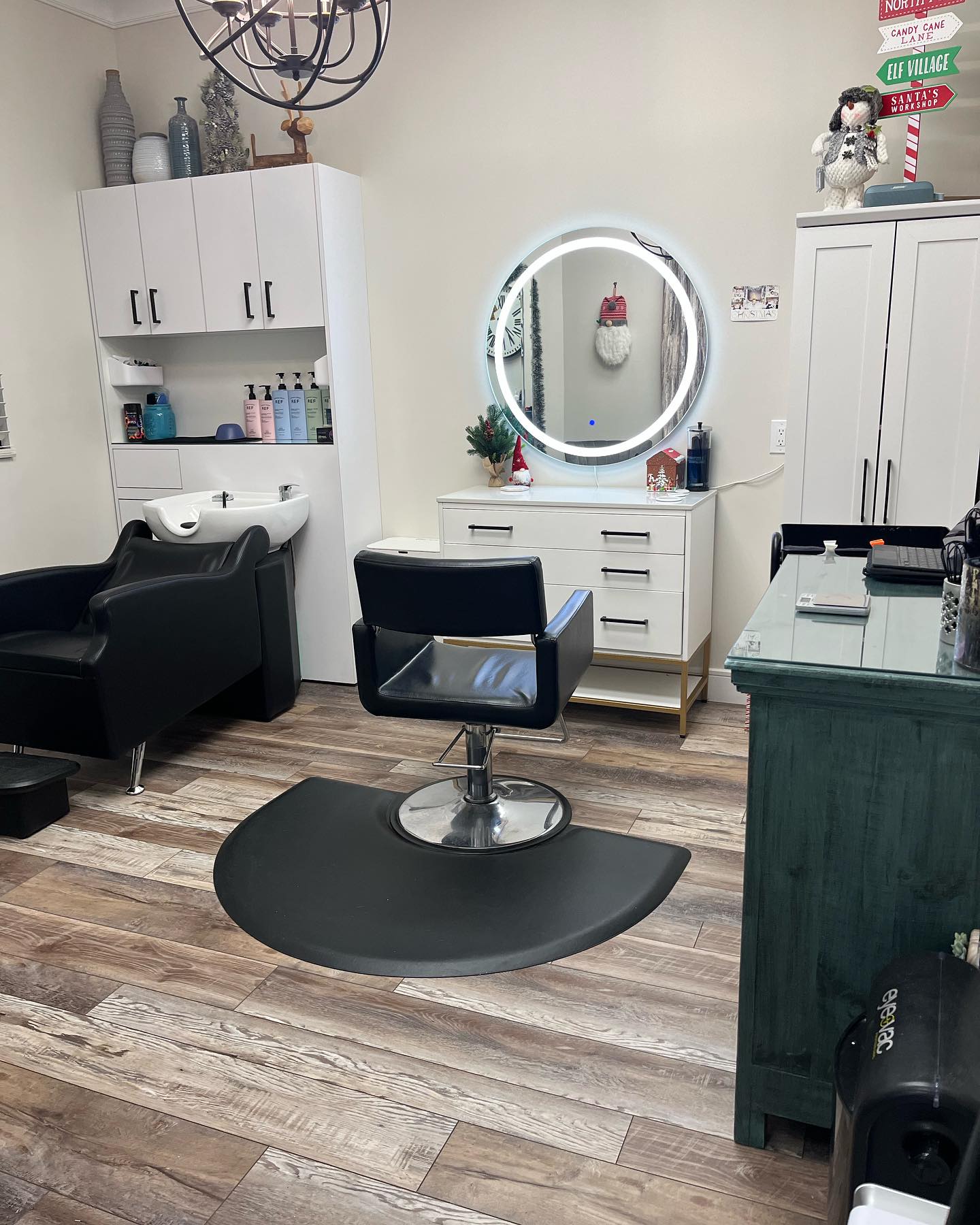South Shore Salon Suites