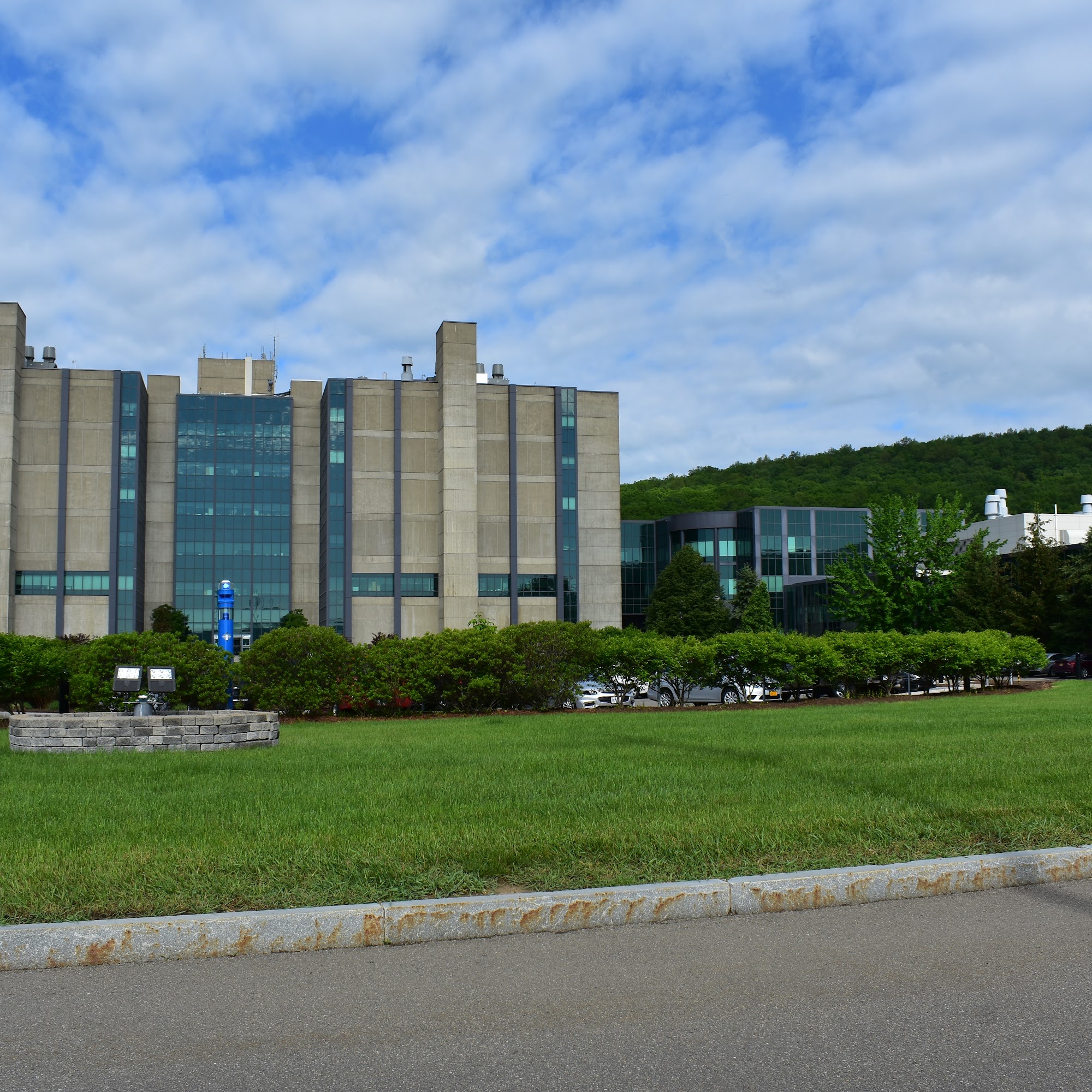 Corning Incorporated Sullivan Park Campus 184 Science Center Dr, Painted Post New York 14870