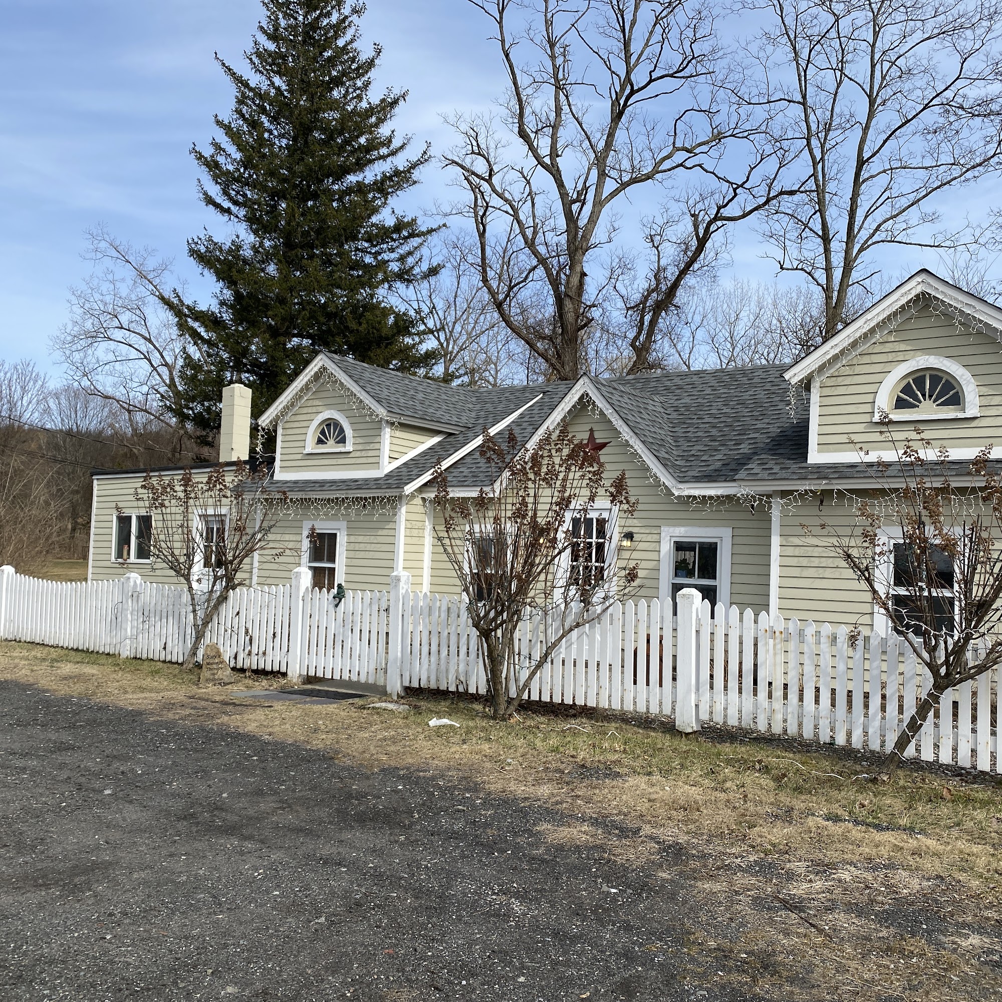 Suzy's Massage & Sundries 3194 NY-22, Patterson New York 12563