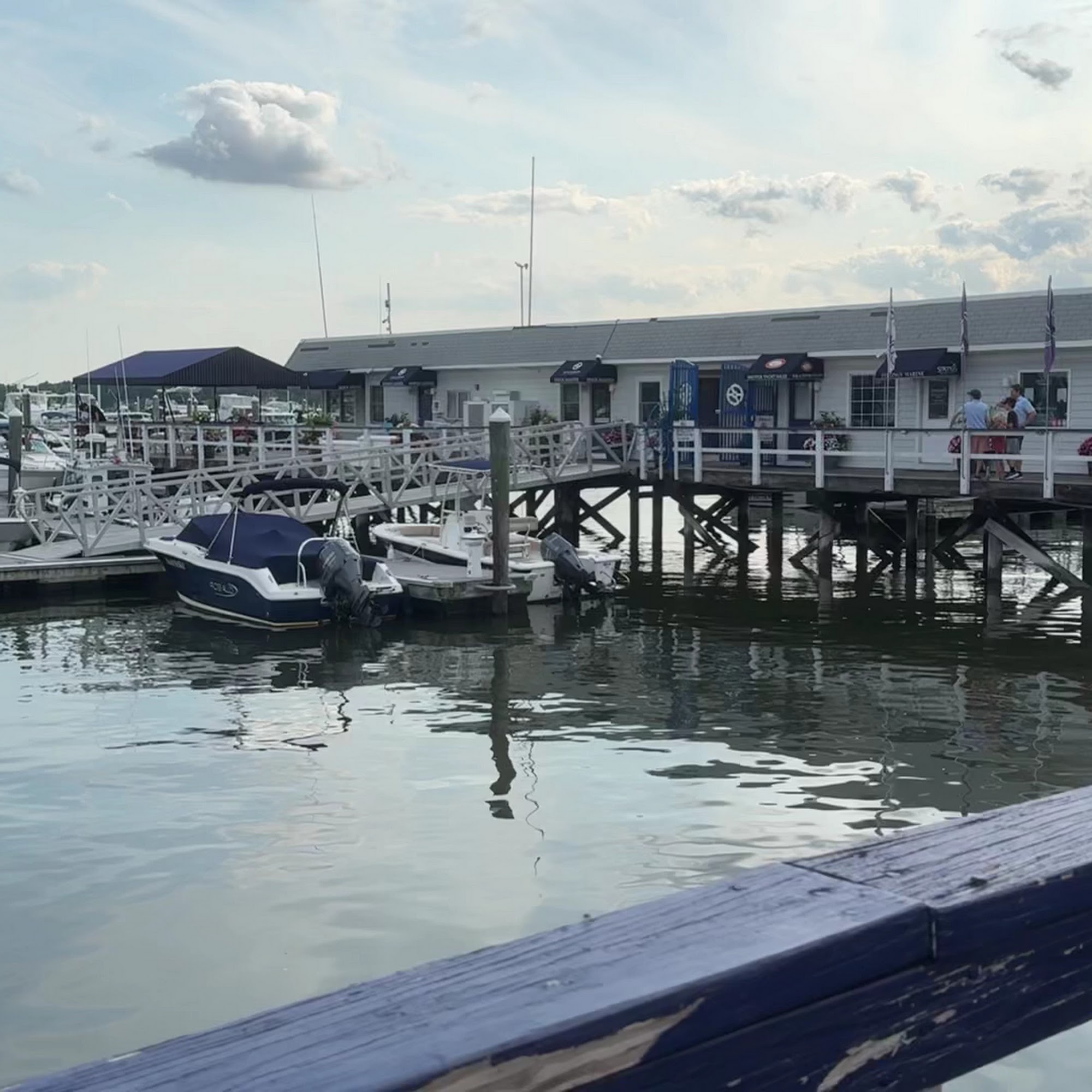 Butler's Flat Clam Shack Port Washington