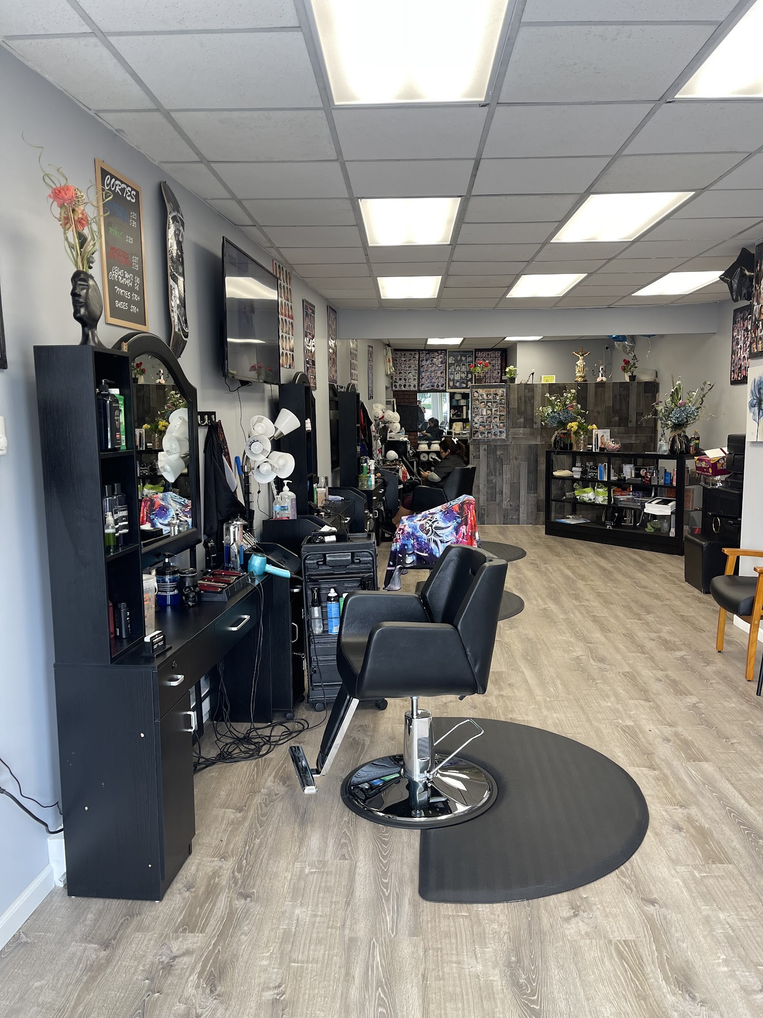 K & V Unisex Salon