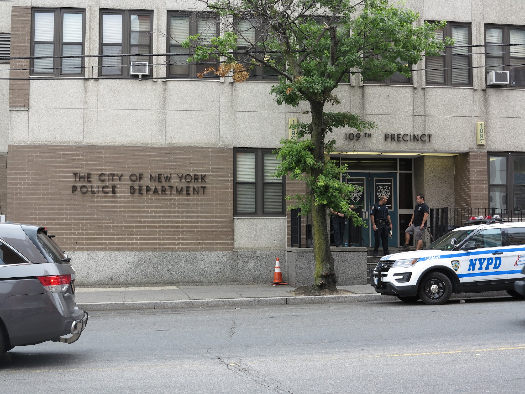 NEW YORK CITY POLICE DEPARTMENT 109TH PRECINCT Queens NY Hours