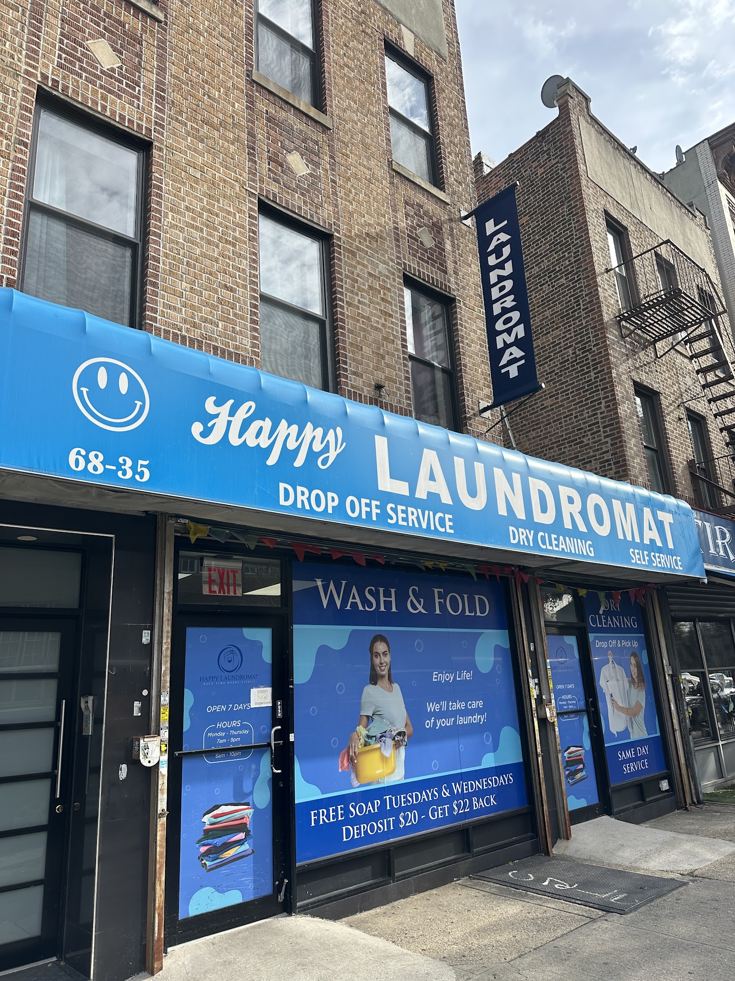 Happy Laundromat 3 Queens