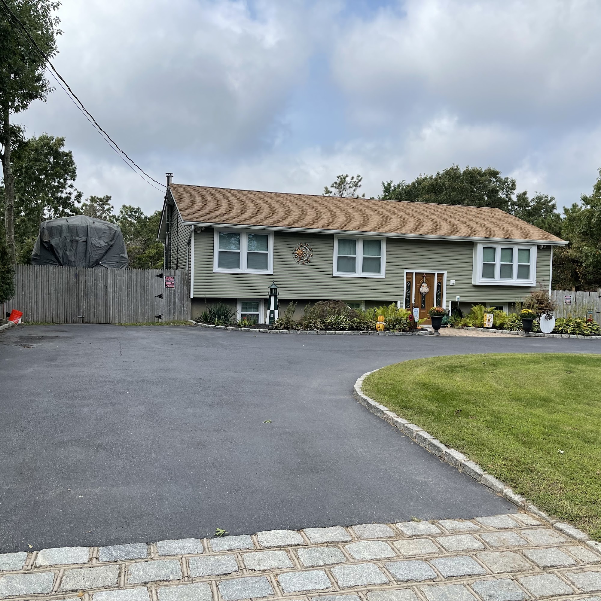 Residential Fences Corp. 1775 Middle Country Rd, Ridge New York 11961