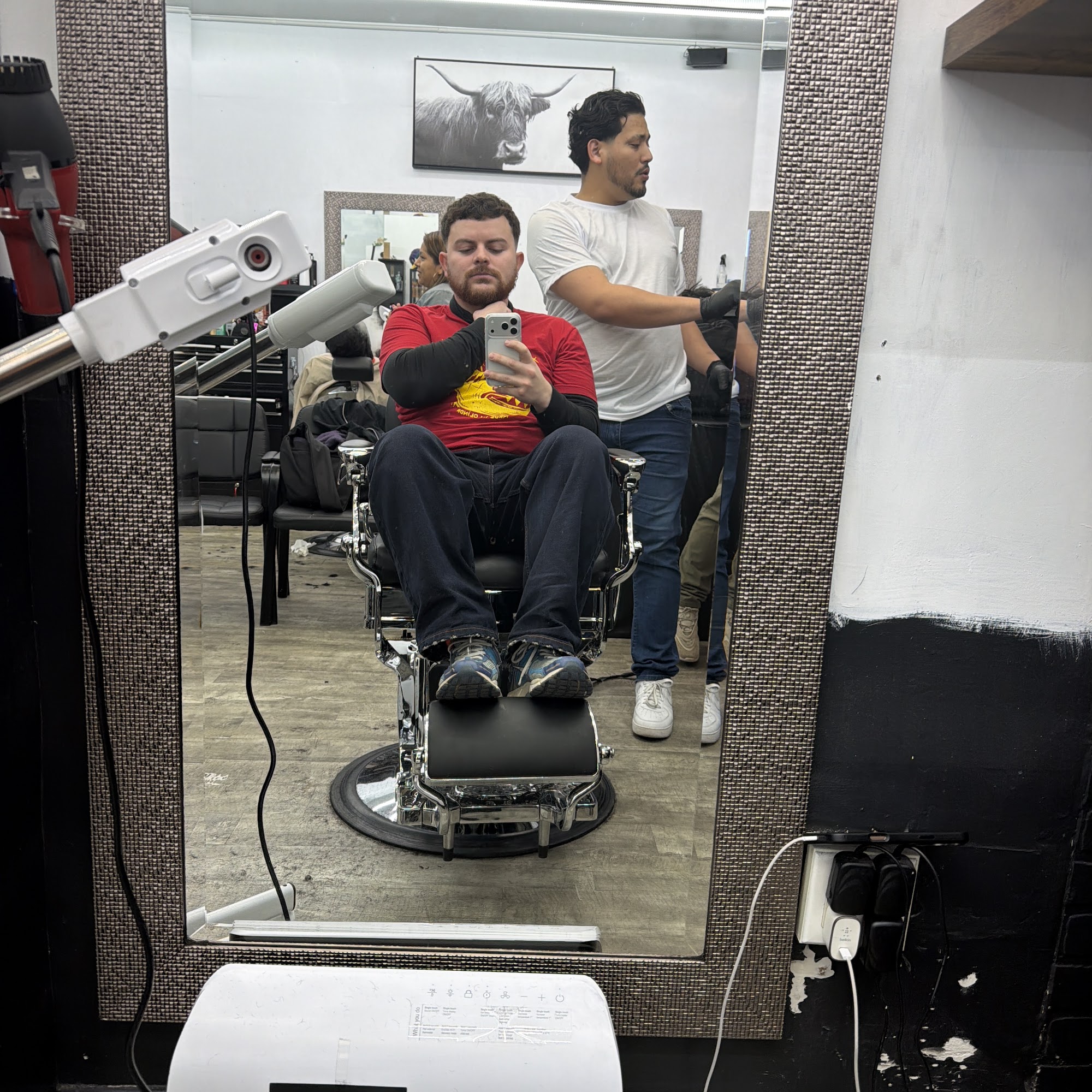 Roberth.D Barbershop 6-16 Seneca Ave, Ridgewood, NY 11385