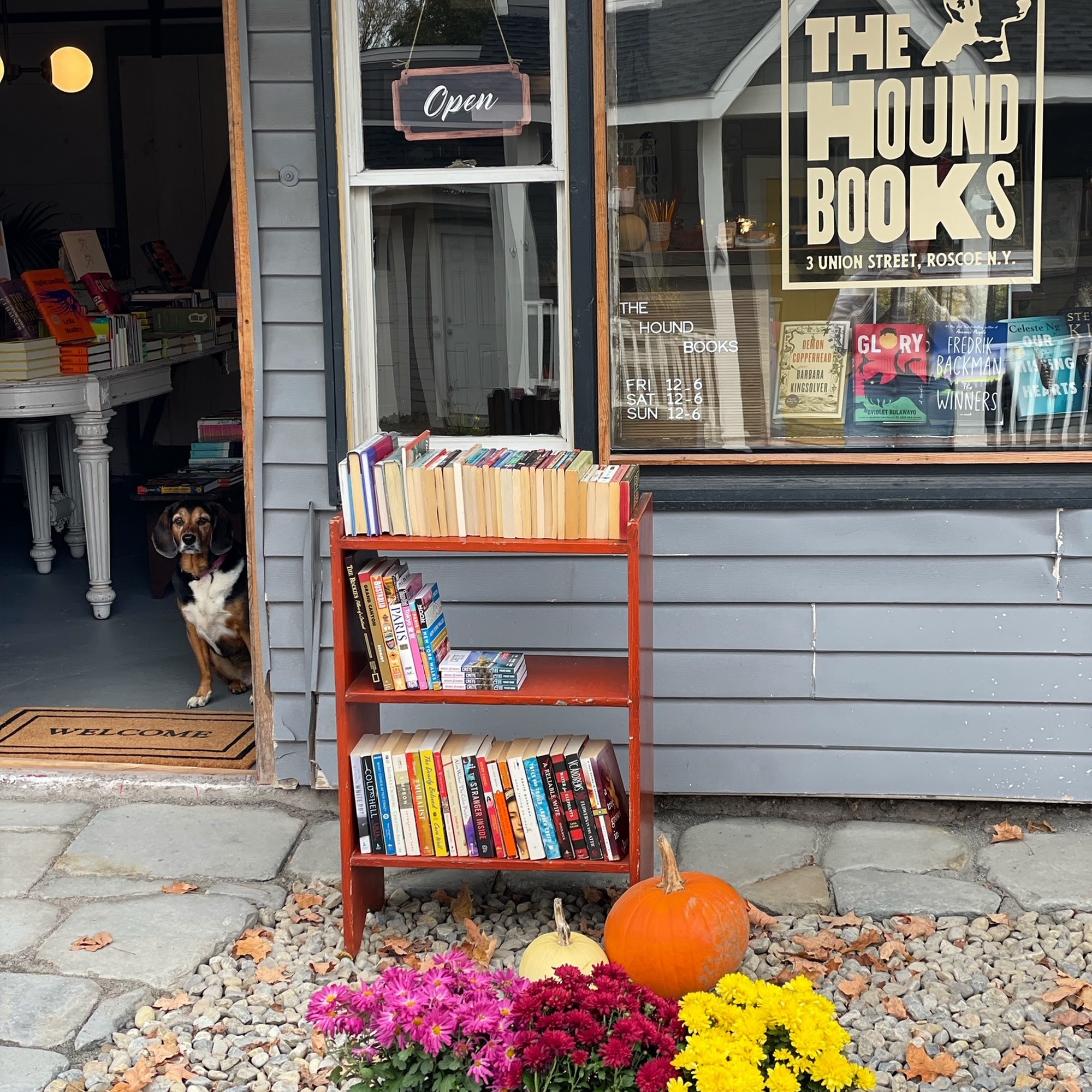 The Hound Books Roscoe