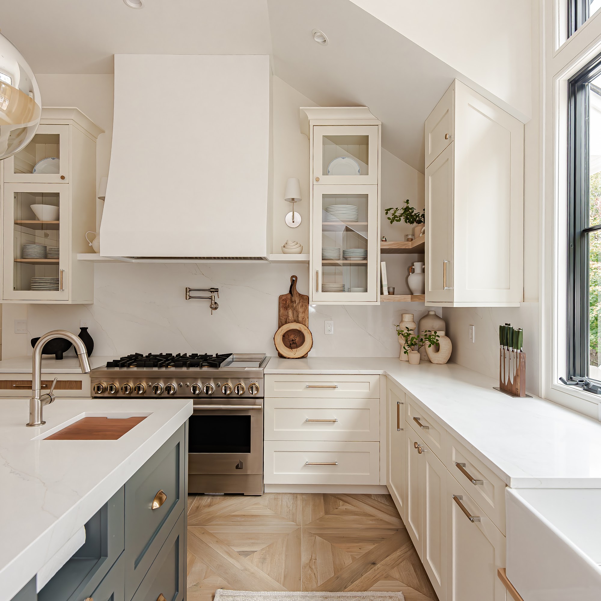 Nova Kitchen & Design 2 Flowerfield Ste 48, St James New York 11780