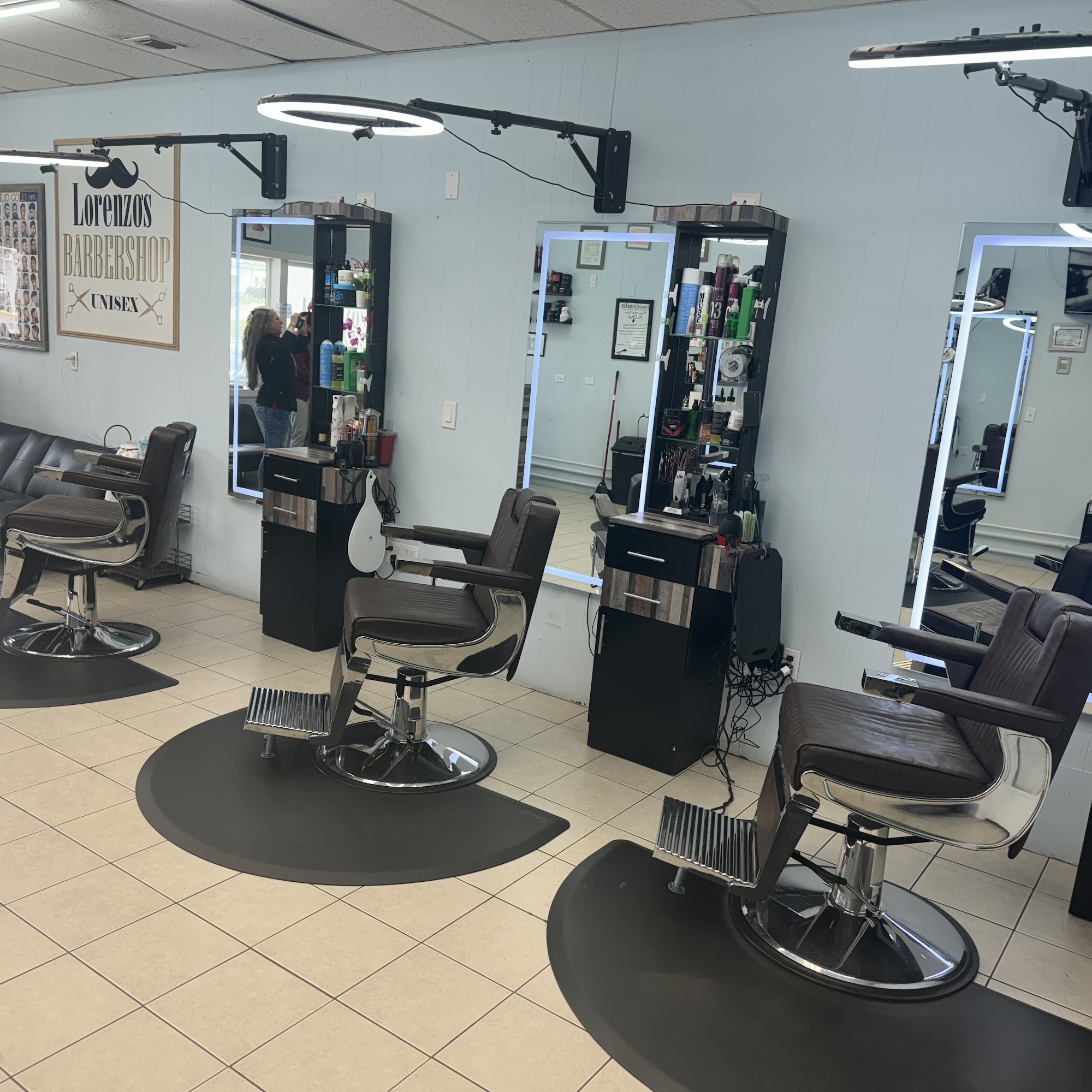 Lorenzo's Barbershop Unisex Corp 50 Jagger Ln, Southampton New York 11968