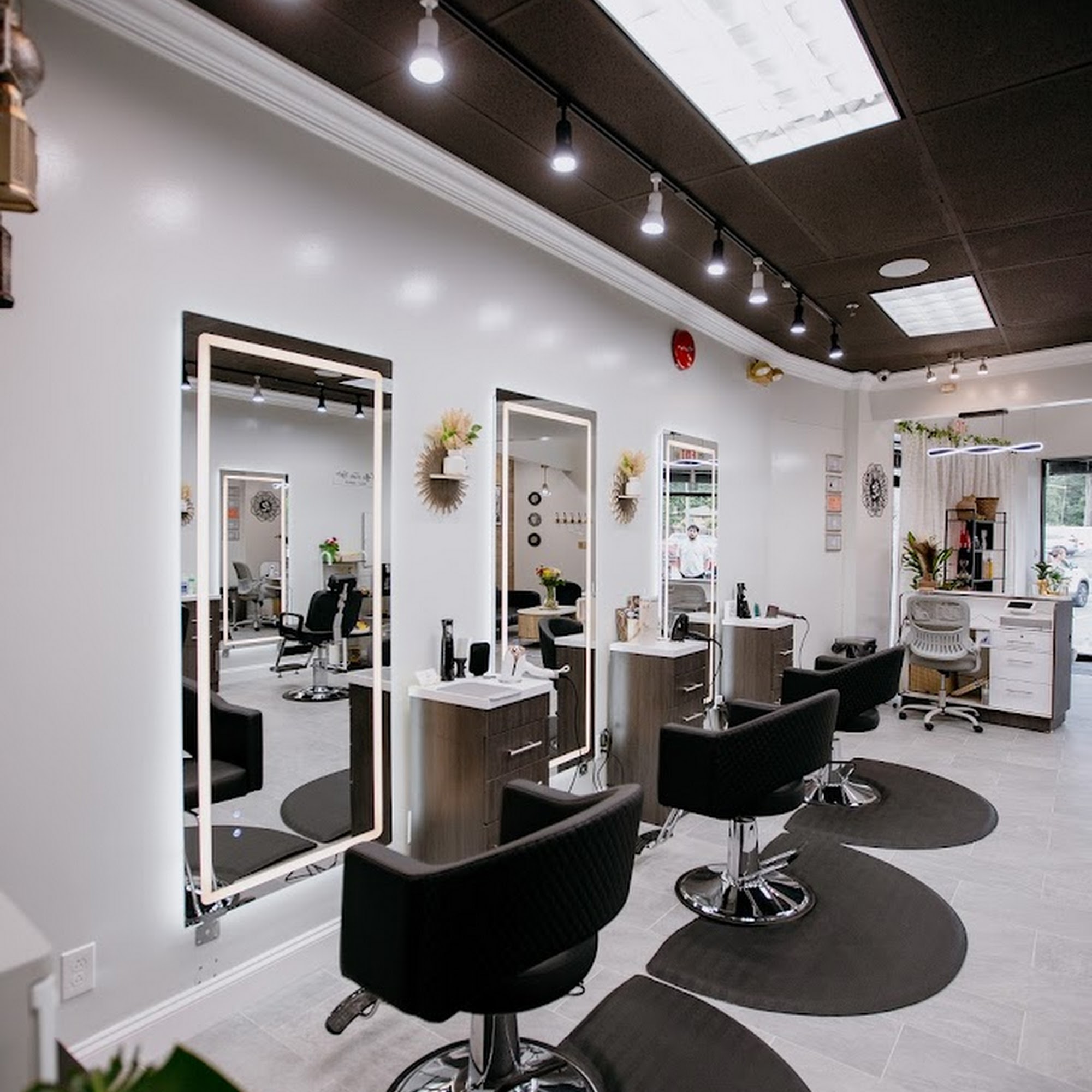 Maya’s Beauty Bar