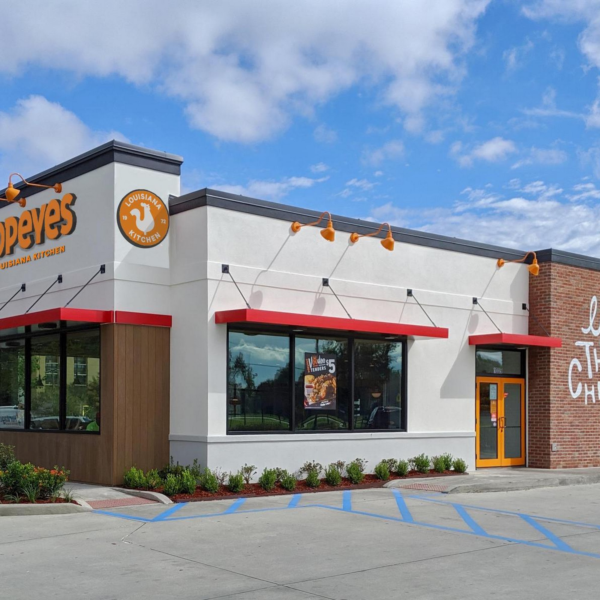 Popeyes Louisiana Kitchen 167 Marshall St, Syracuse, NY 13210