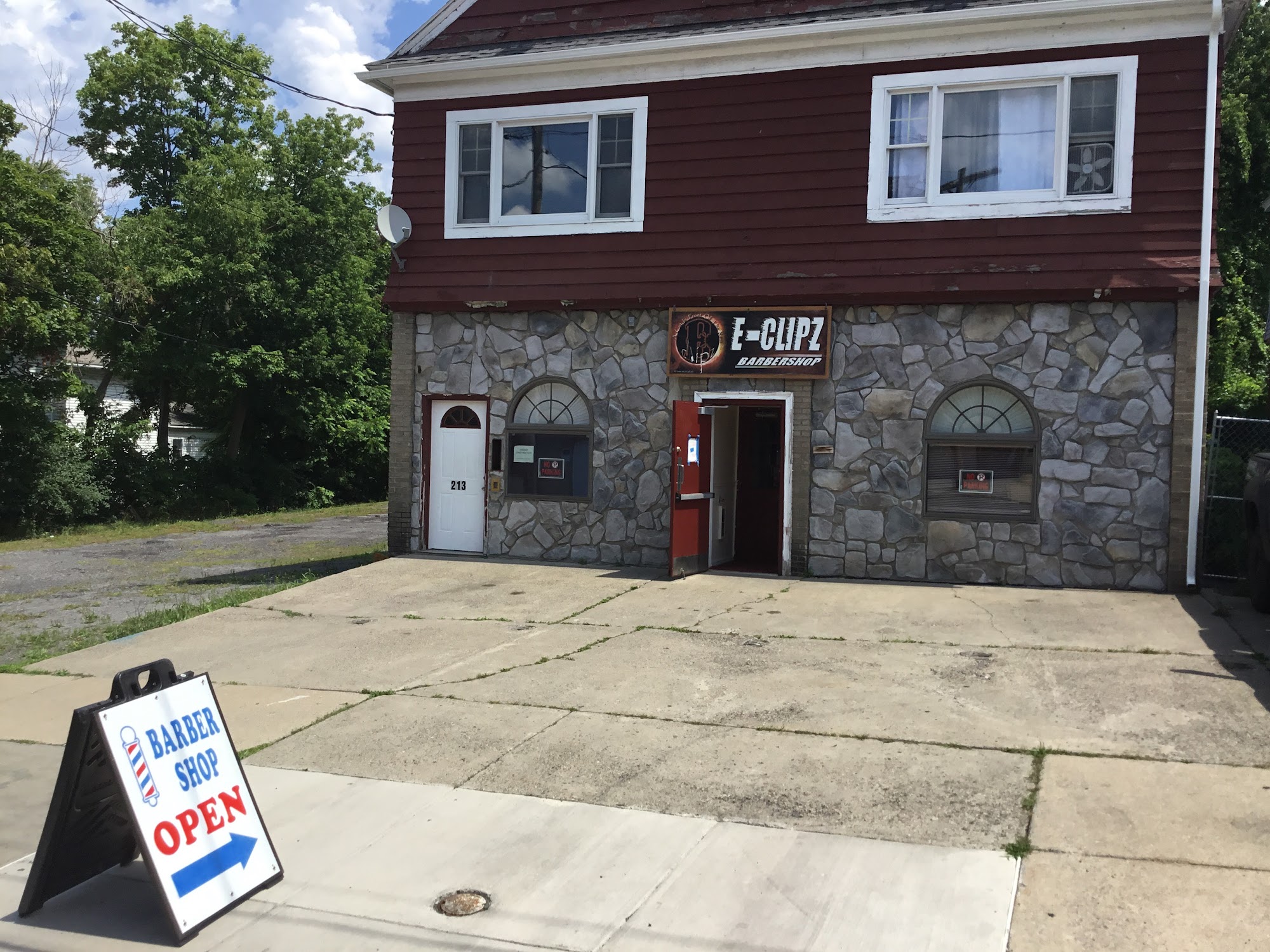 E-Clipz Barbershop 211 Cherry St, Syracuse New York 13210