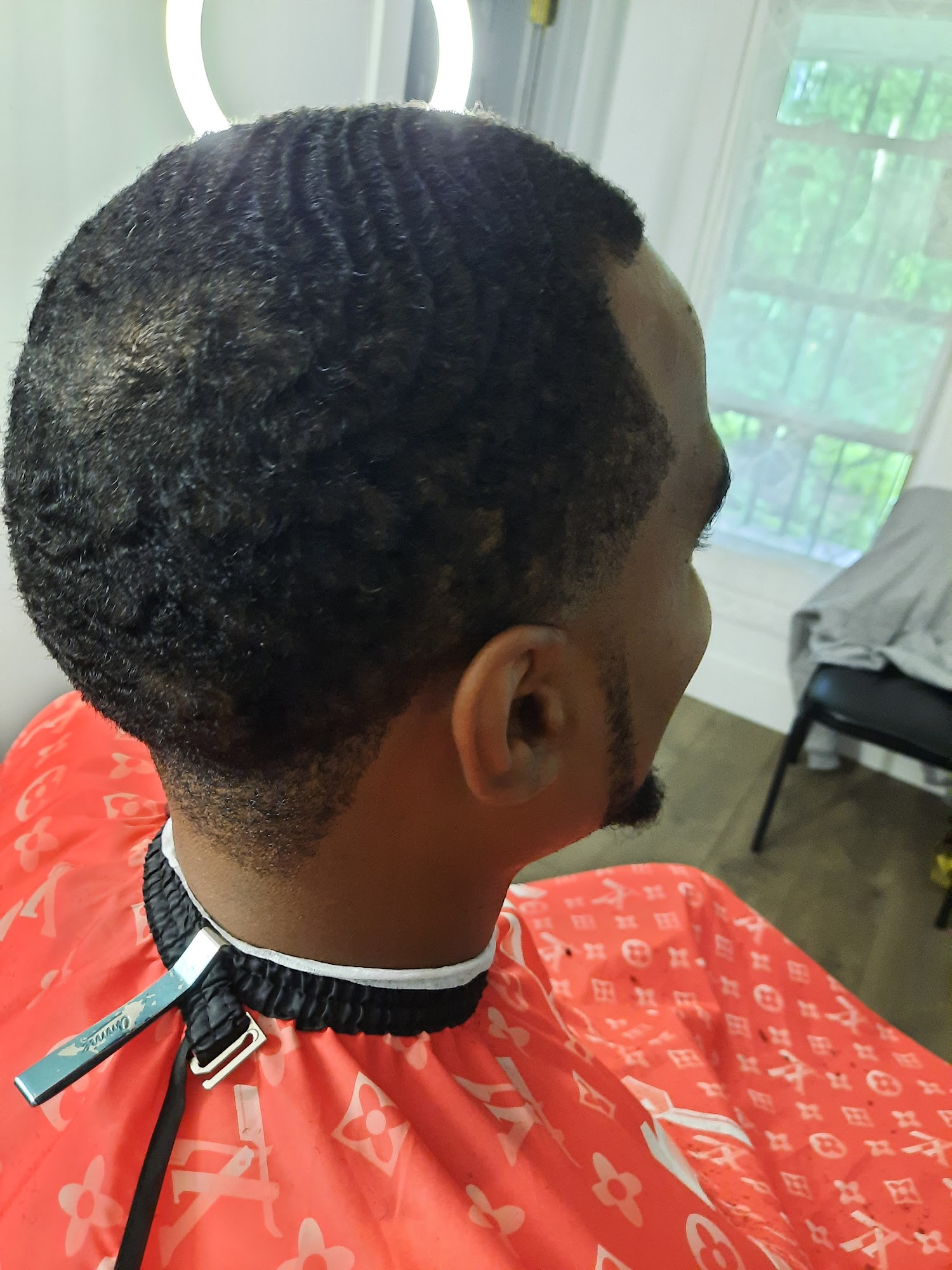 CLUB HOUSE BARBER LOUNGE