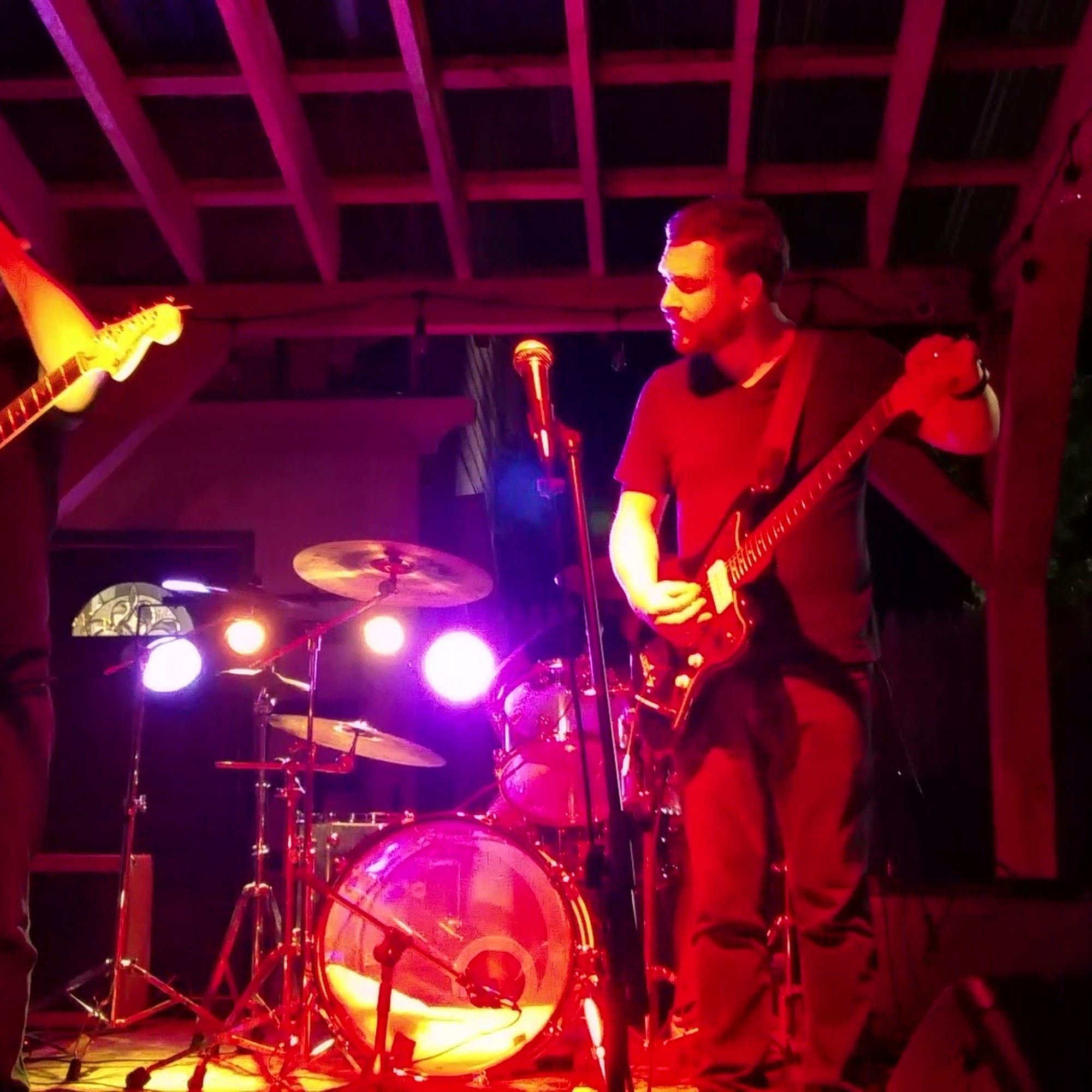 Nail Creek Pub Utica