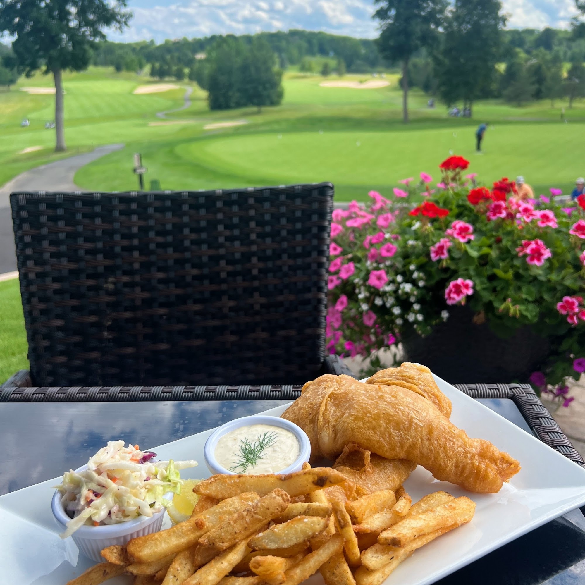 929 Bar and Grill at Ravenwood Golf Club Victor