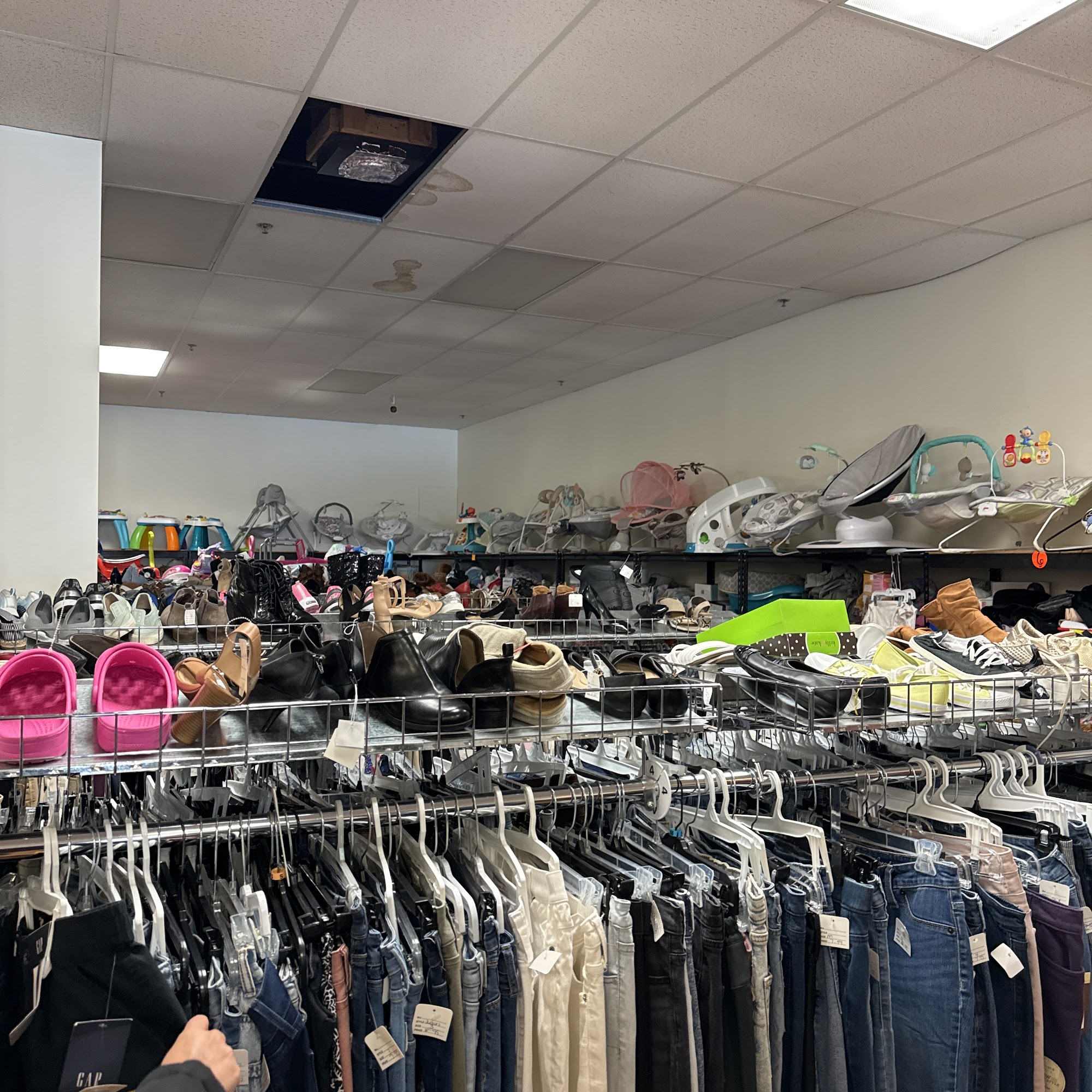 Trendy's Discount Fashionwear & Accesories Watertown