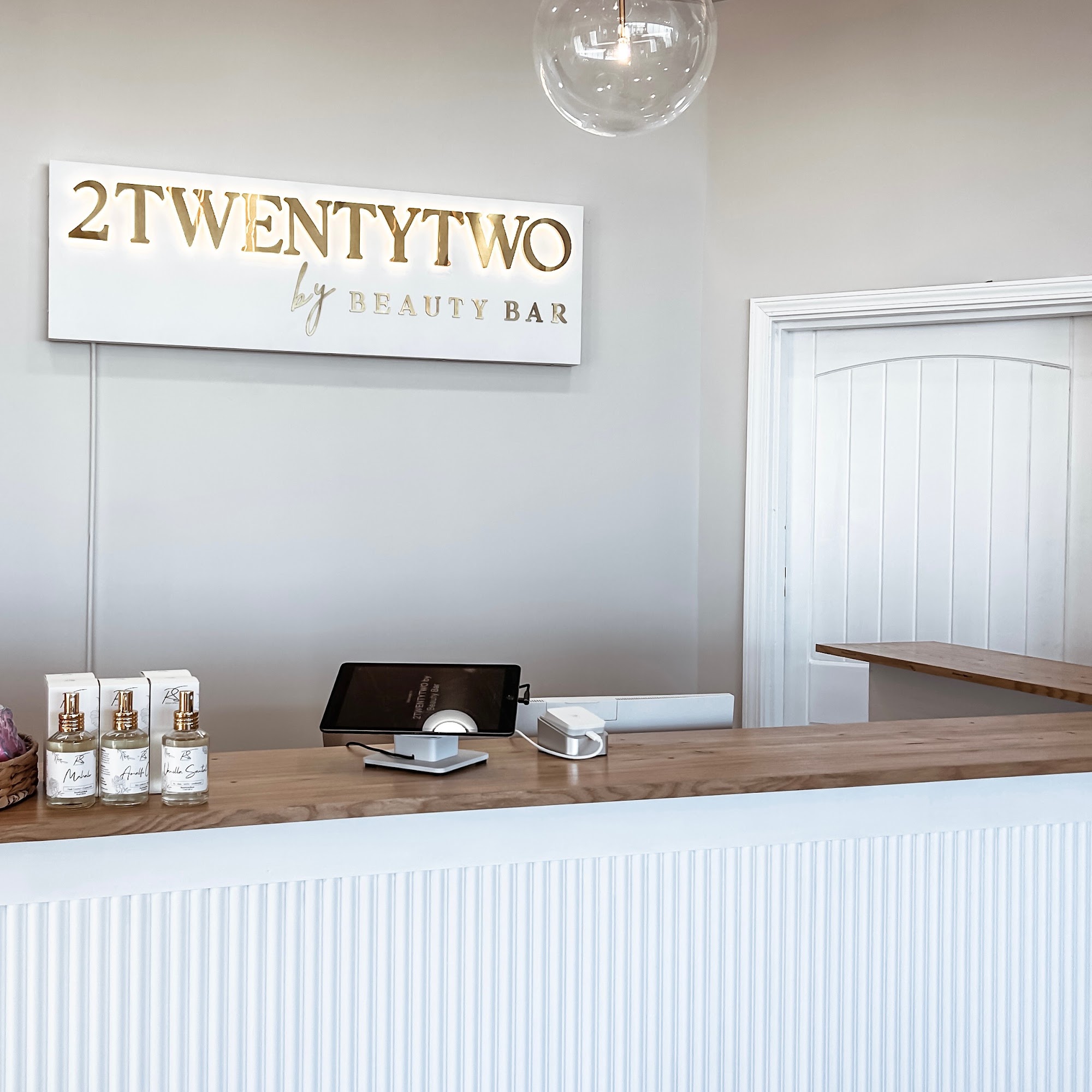 2TWENTYTWO by Beauty Bar