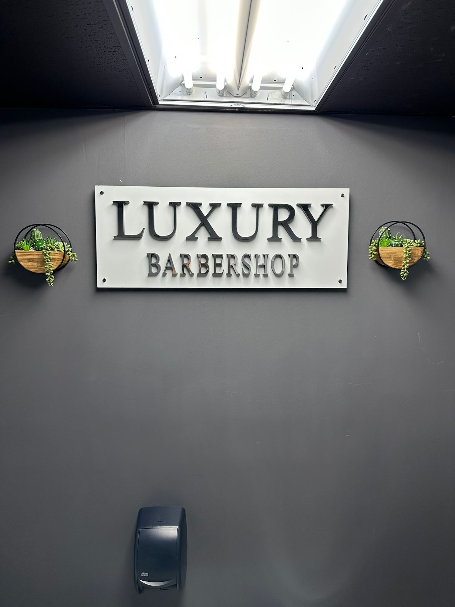 Luxury barbershop 189 Higbie Ln, West Islip New York 11795