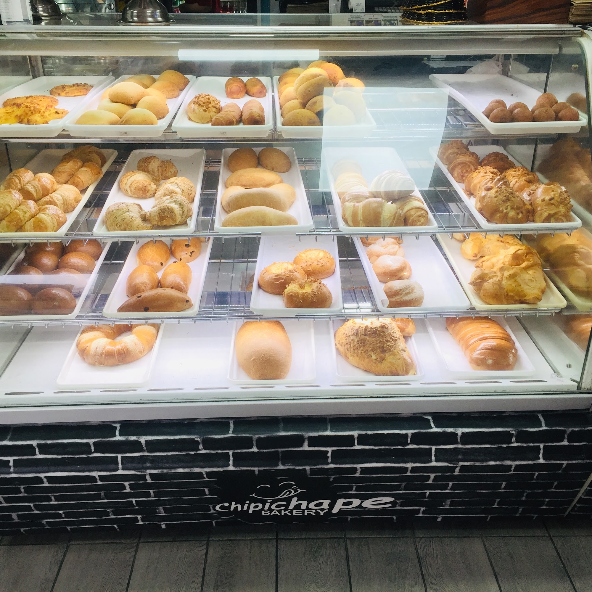 New chipichape Bakery & Restaurant 🇨🇴