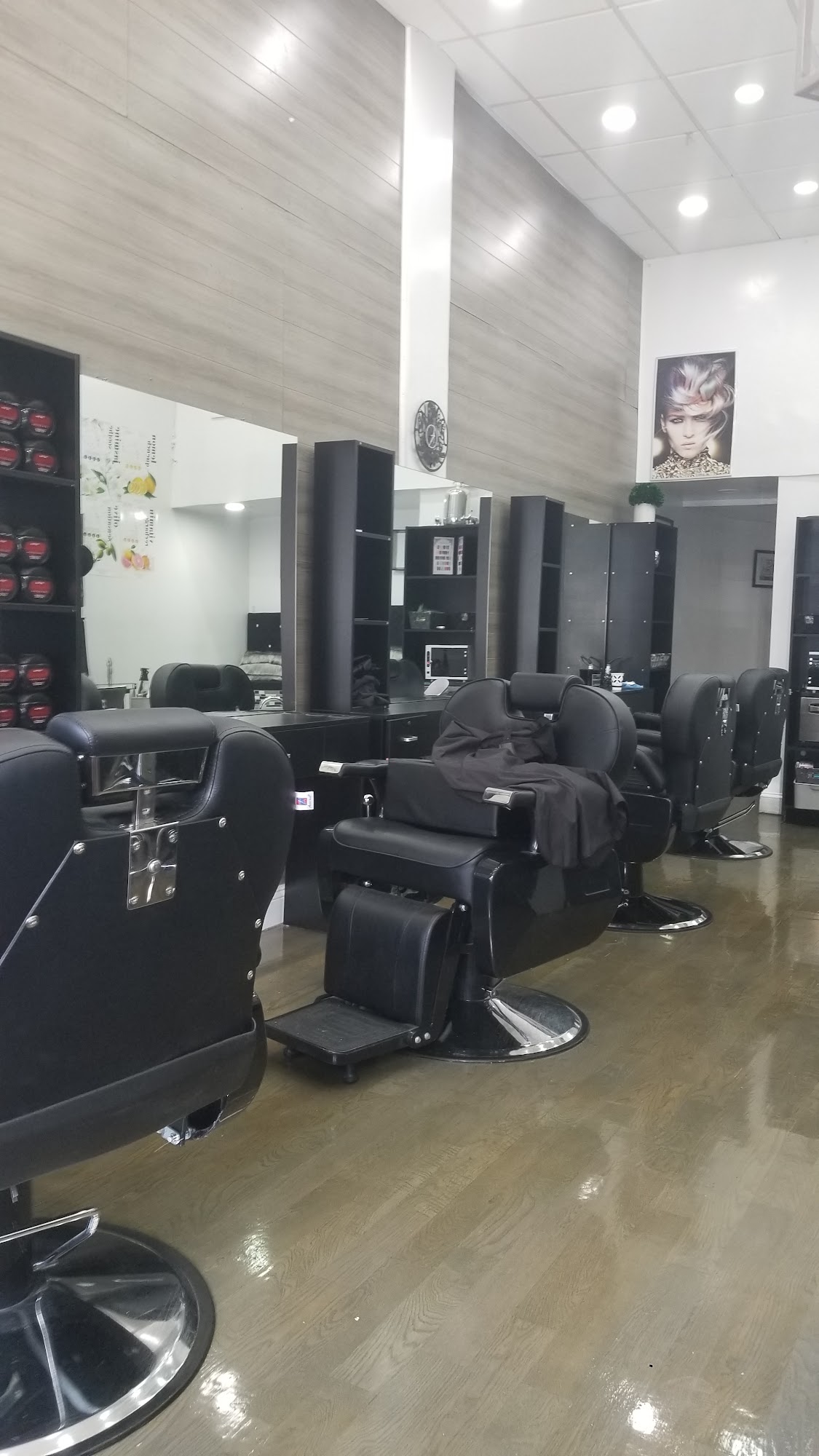 LeVeLUP Creative Studio 63-03 39th Ave, Woodside New York 11377