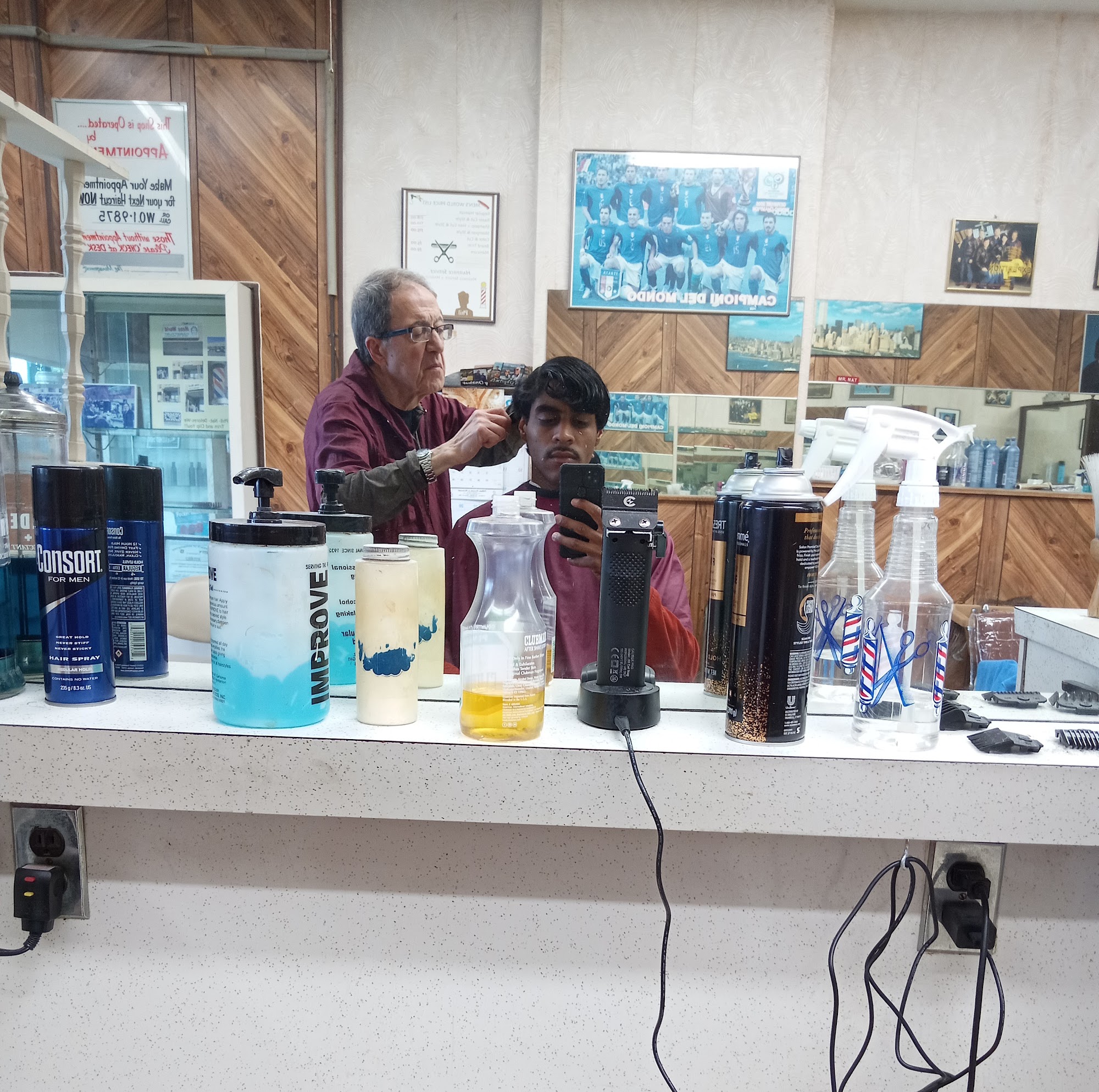 Men's World Hairstylists