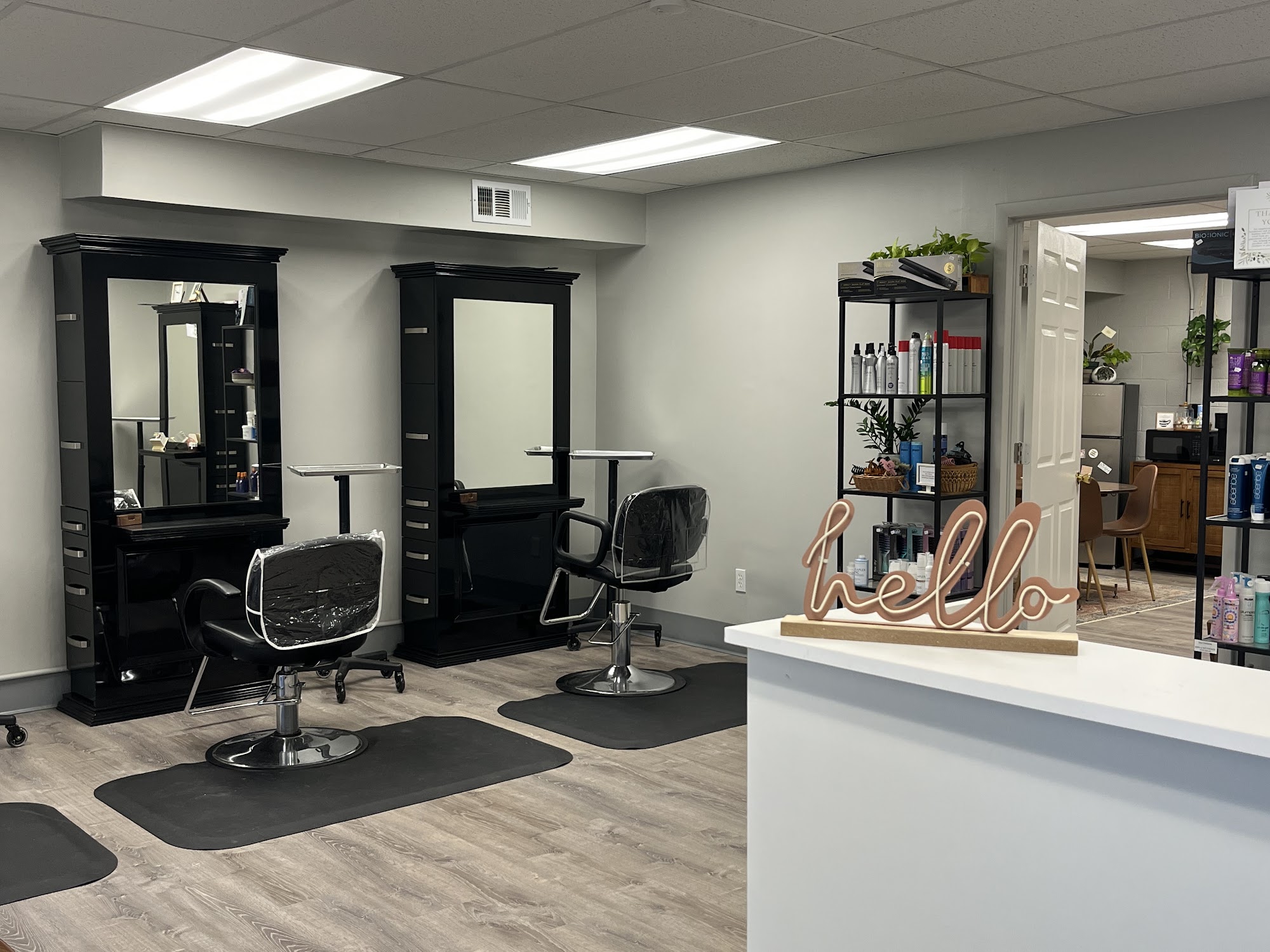 Root 93 Beauty Salon