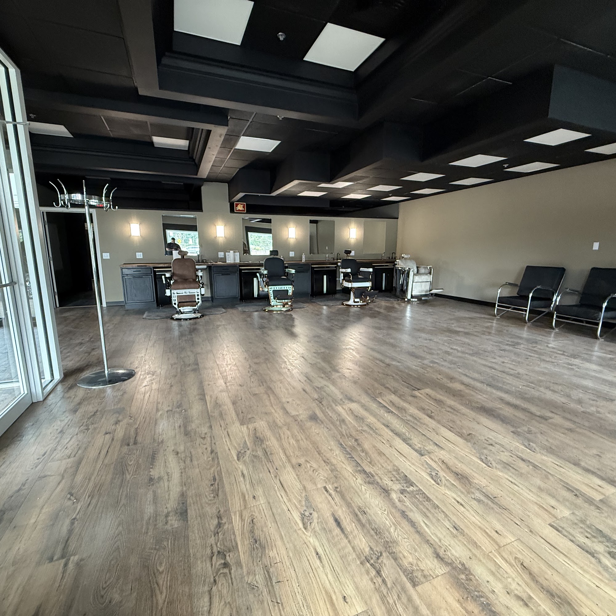 Bronco’s Barber Shop