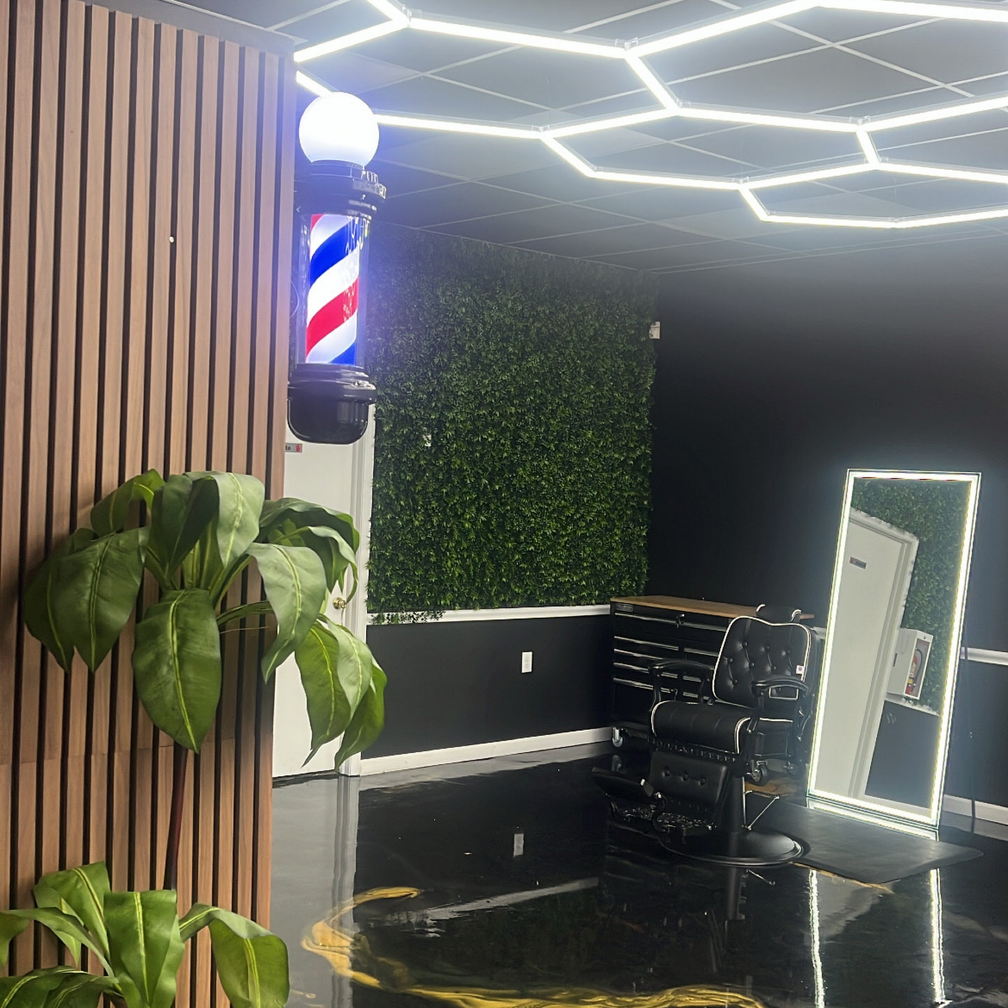 330 Barbershop 6418 Market St, Boardman Ohio 44512