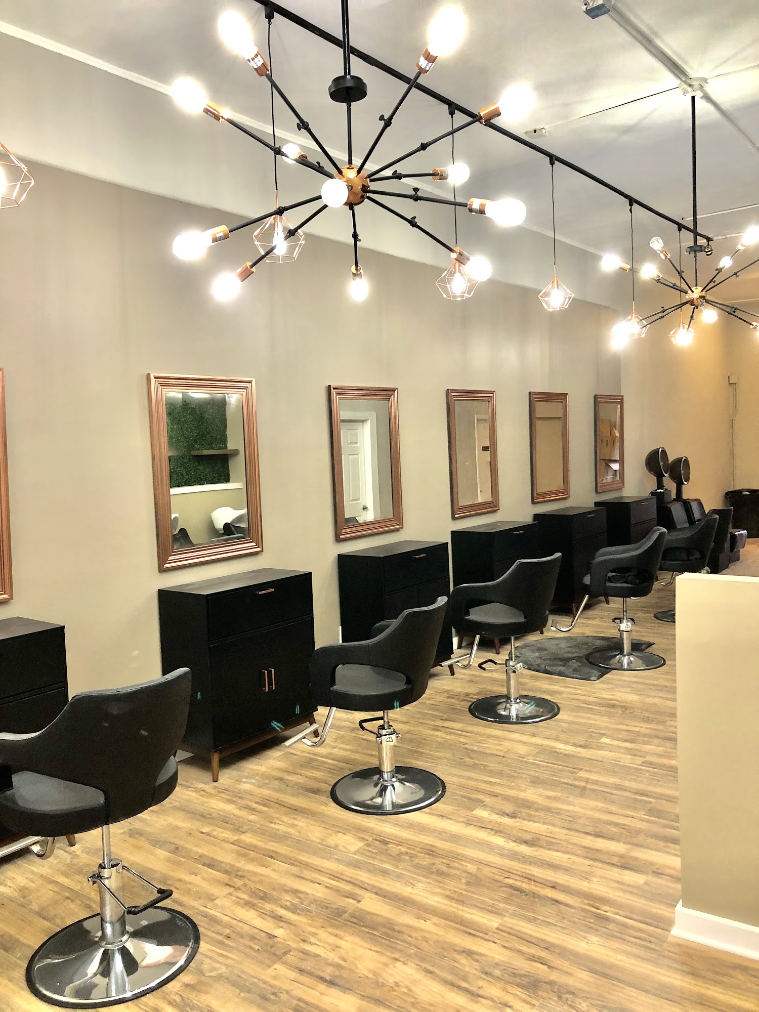No Label Salon 3944 Mayfield Rd, Cleveland Heights Ohio 44121