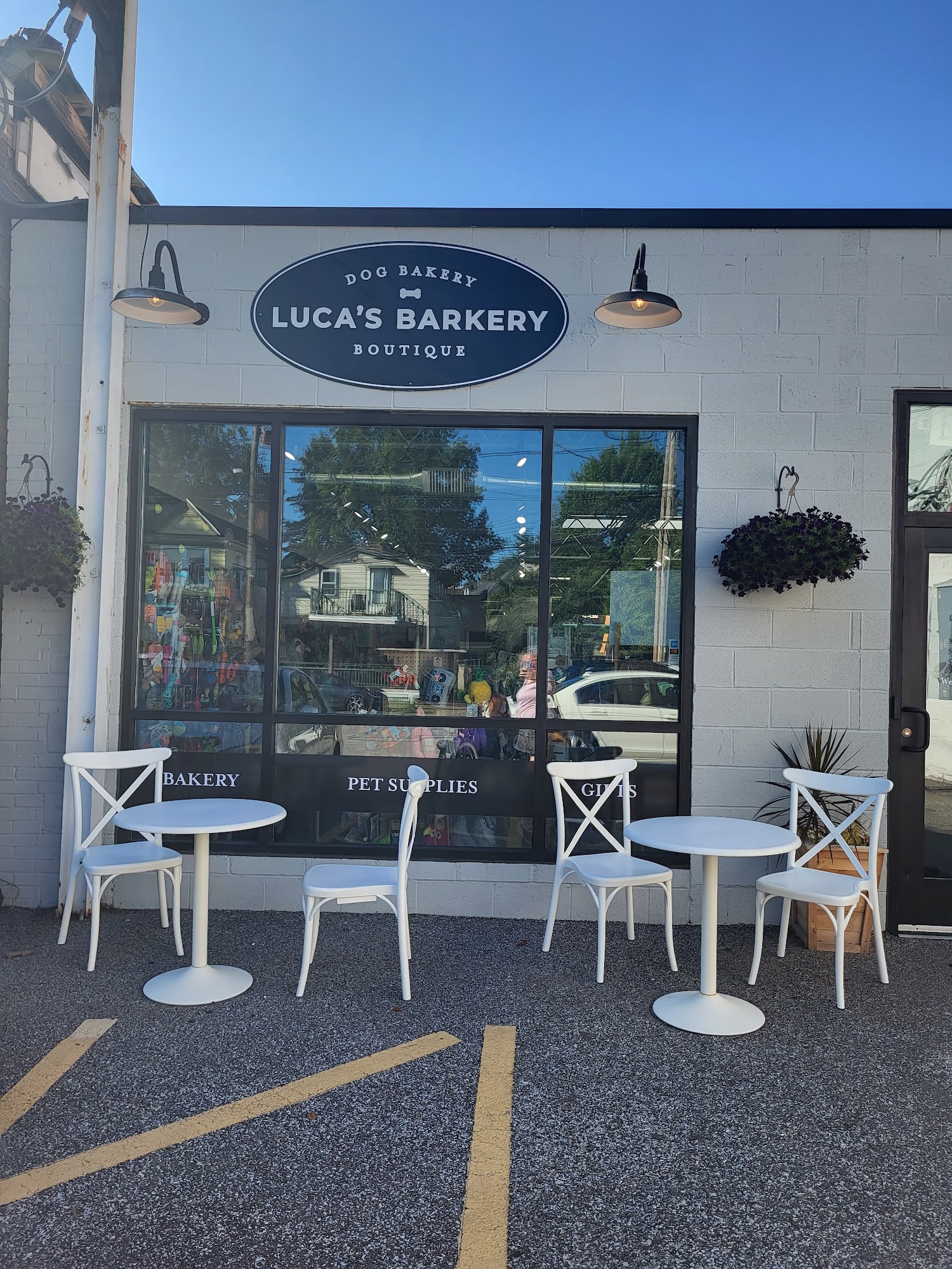 Luca's Pet Nutrition Center Cleveland