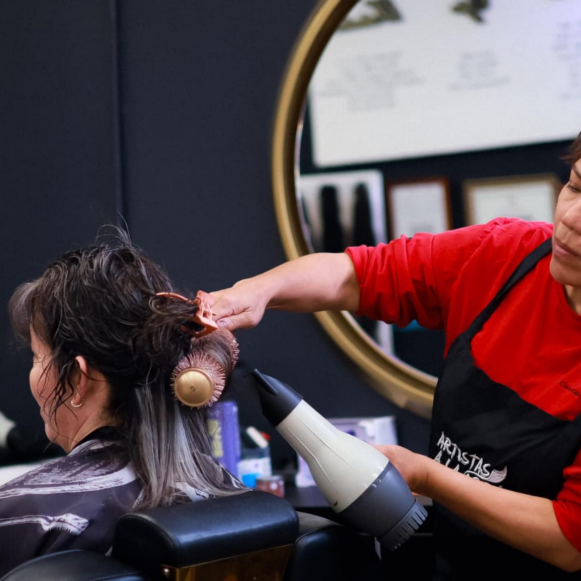 JP HAIR FX BEAUTY N' BARBERSHOP 4207 Pearl Rd, Cleveland Ohio 44109