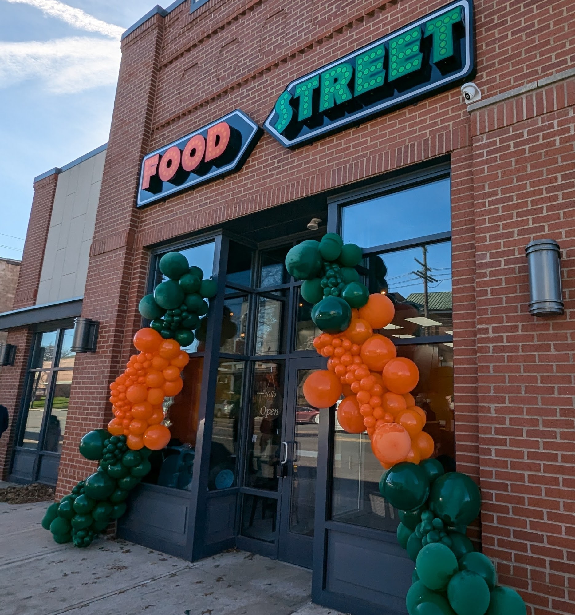 Food Street 3373 N High St, Columbus