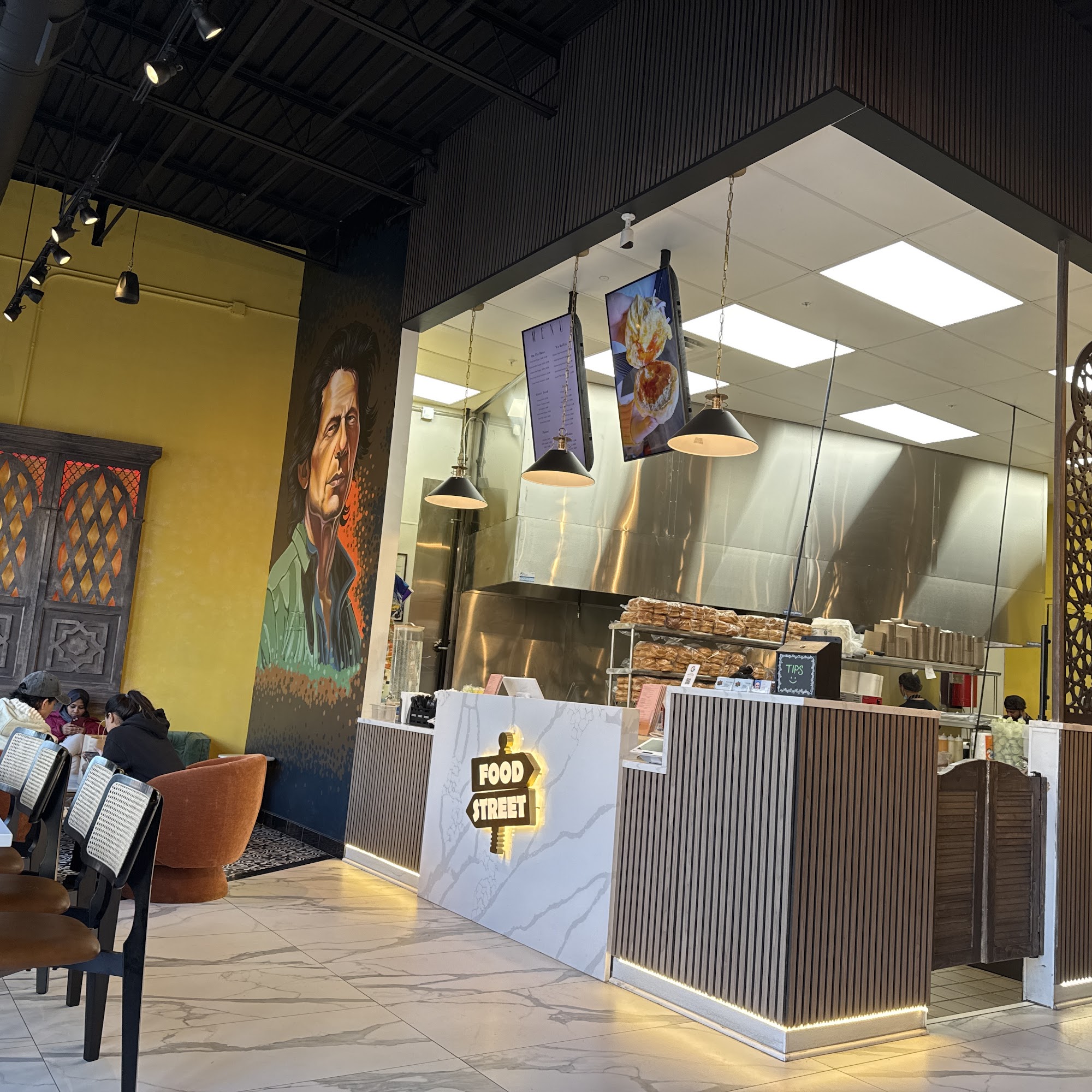 Food Street 3373 N High St, Columbus