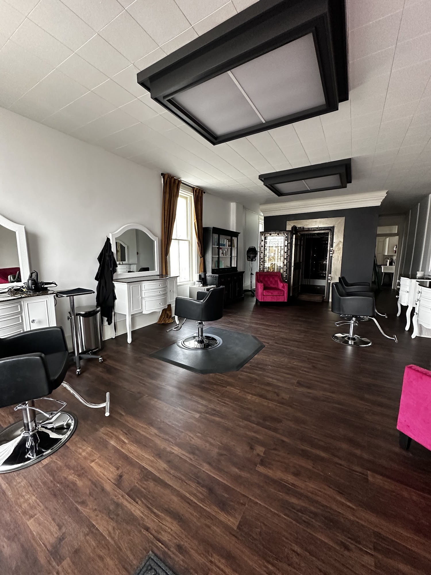 Victoria Marie’s Salon & Boutique