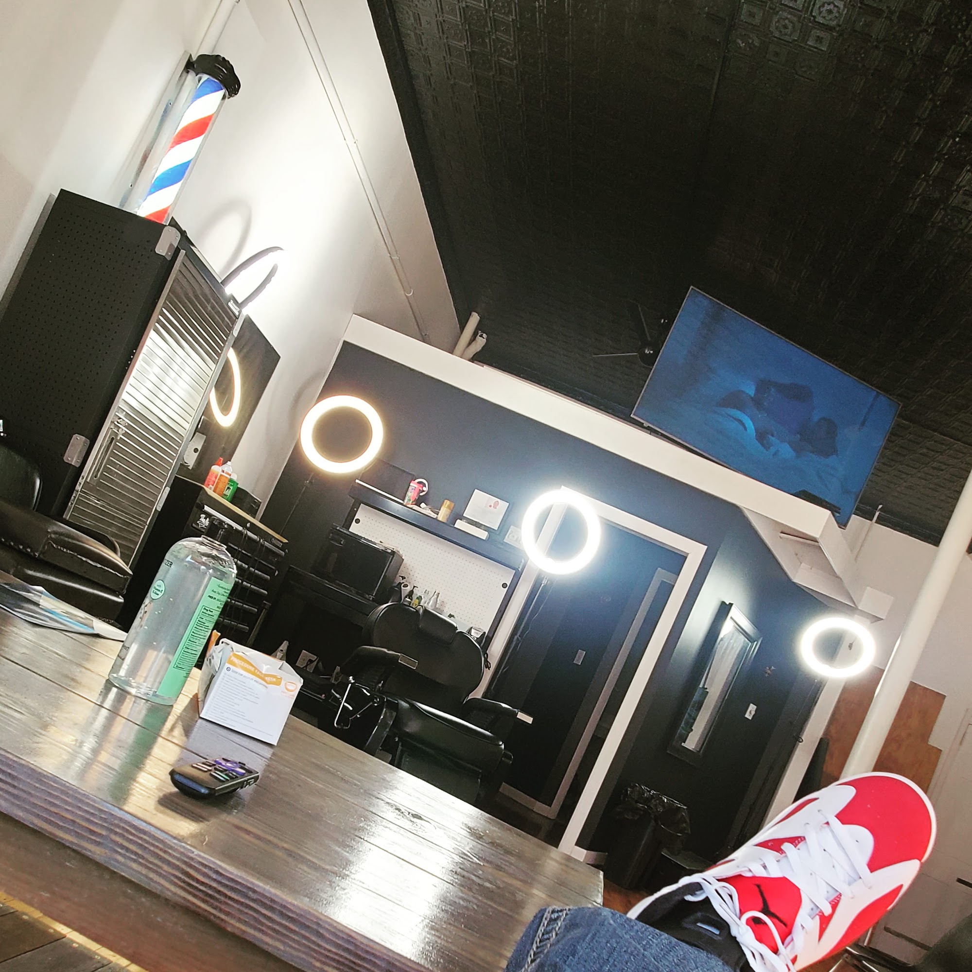 Ace's Place Barber Shoppe 19 Village Square, Glendale Ohio 45246