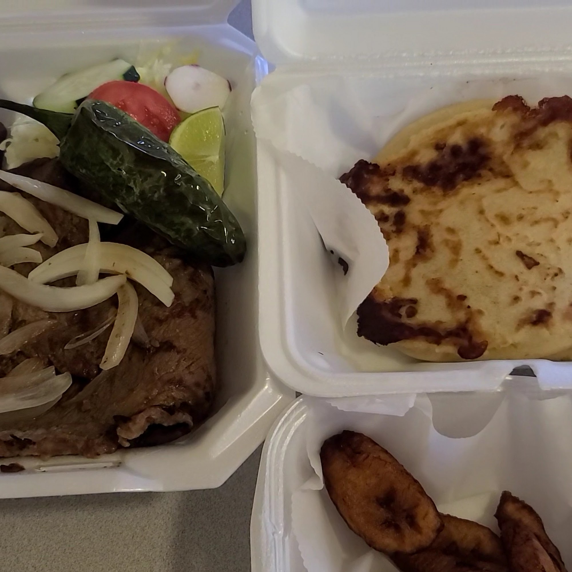 Restaurant Y Pupuseria Mari Hamilton