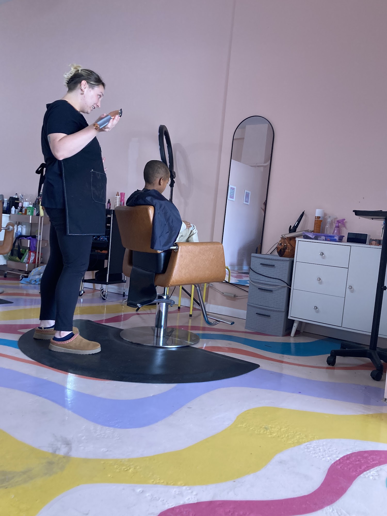 Hue Mane Salon 2301 Pleasant Ave, Hamilton Ohio 45015