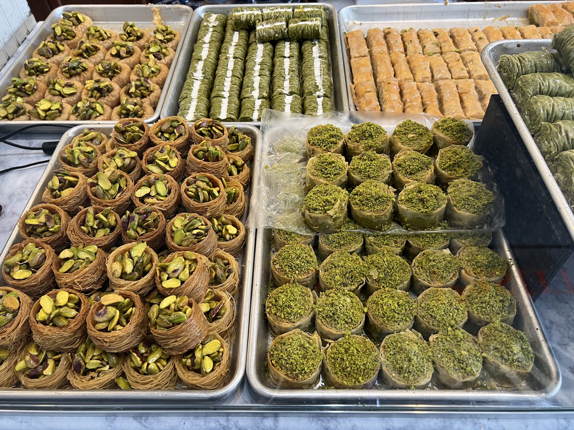 Vanilla Cakes & pastries Menu